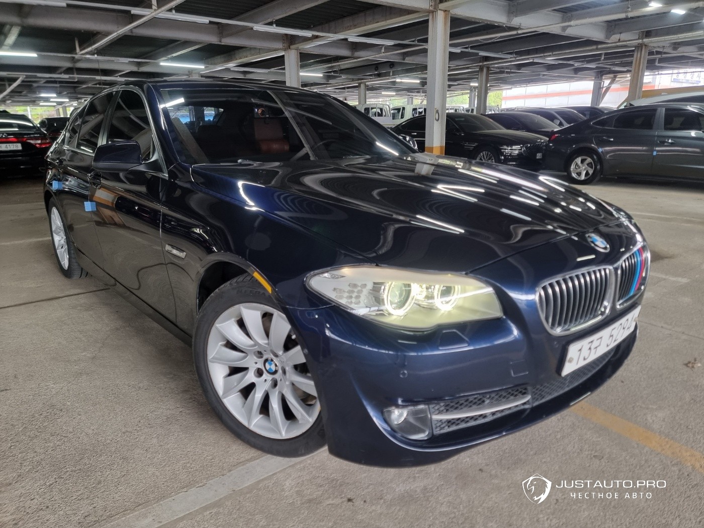 Автомобиль BMW 5-Series