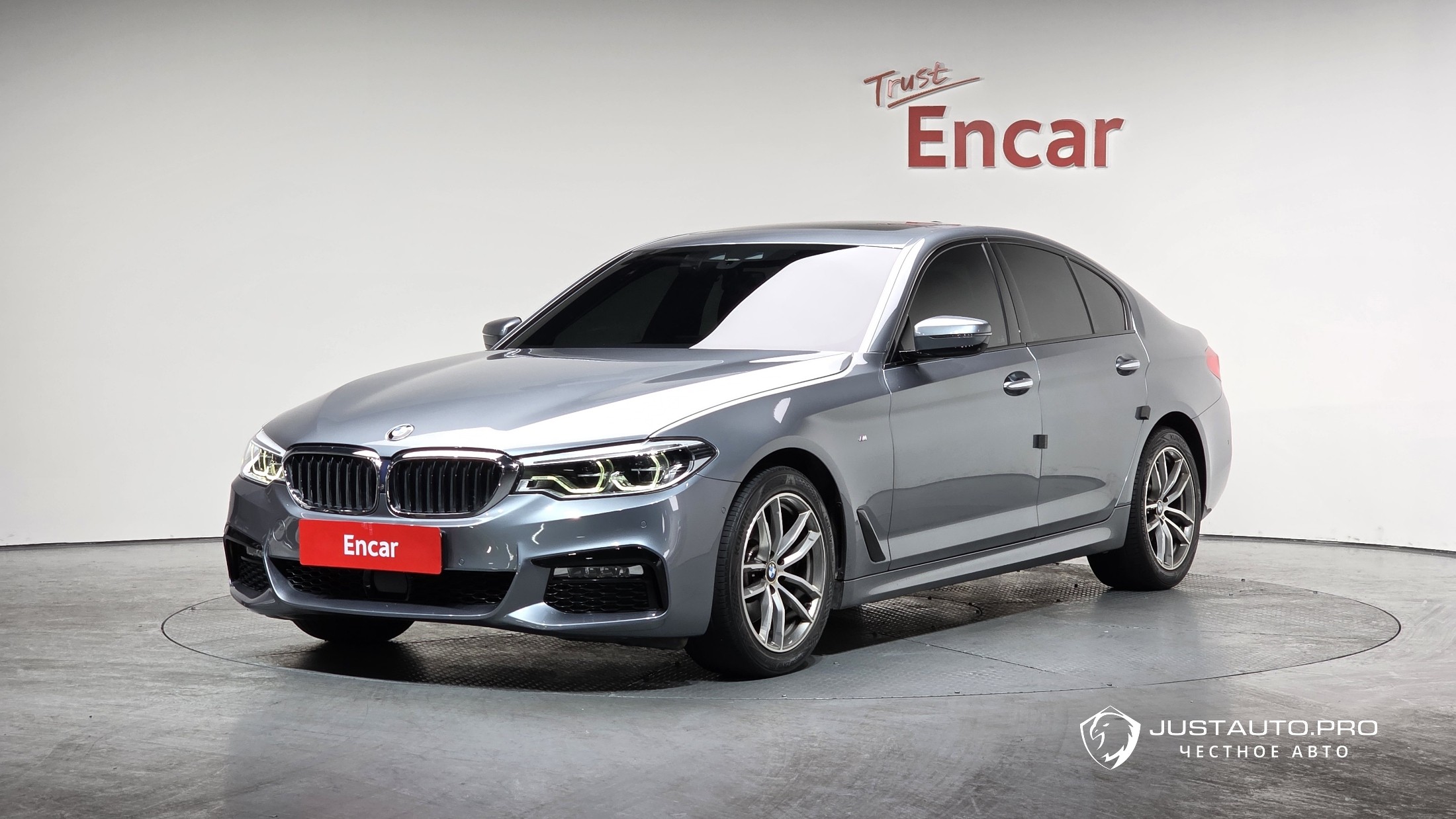Автомобиль BMW 5-Series