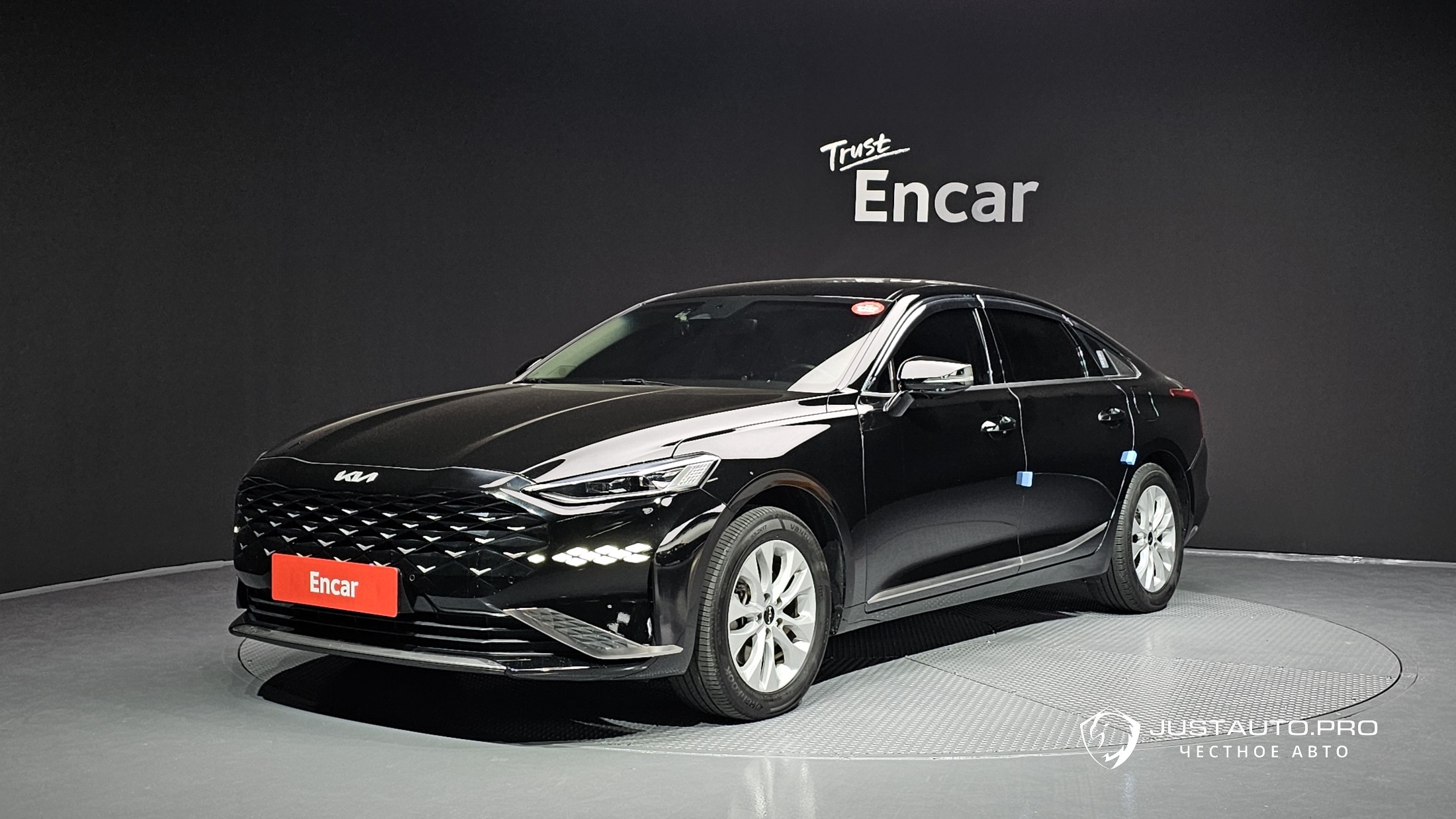 Автомобиль Kia K8