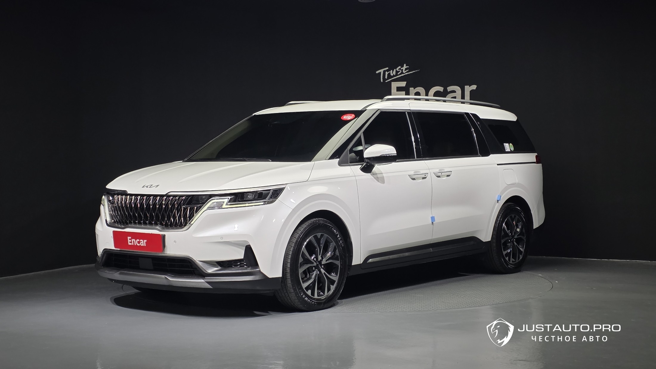 Автомобиль Kia Canival