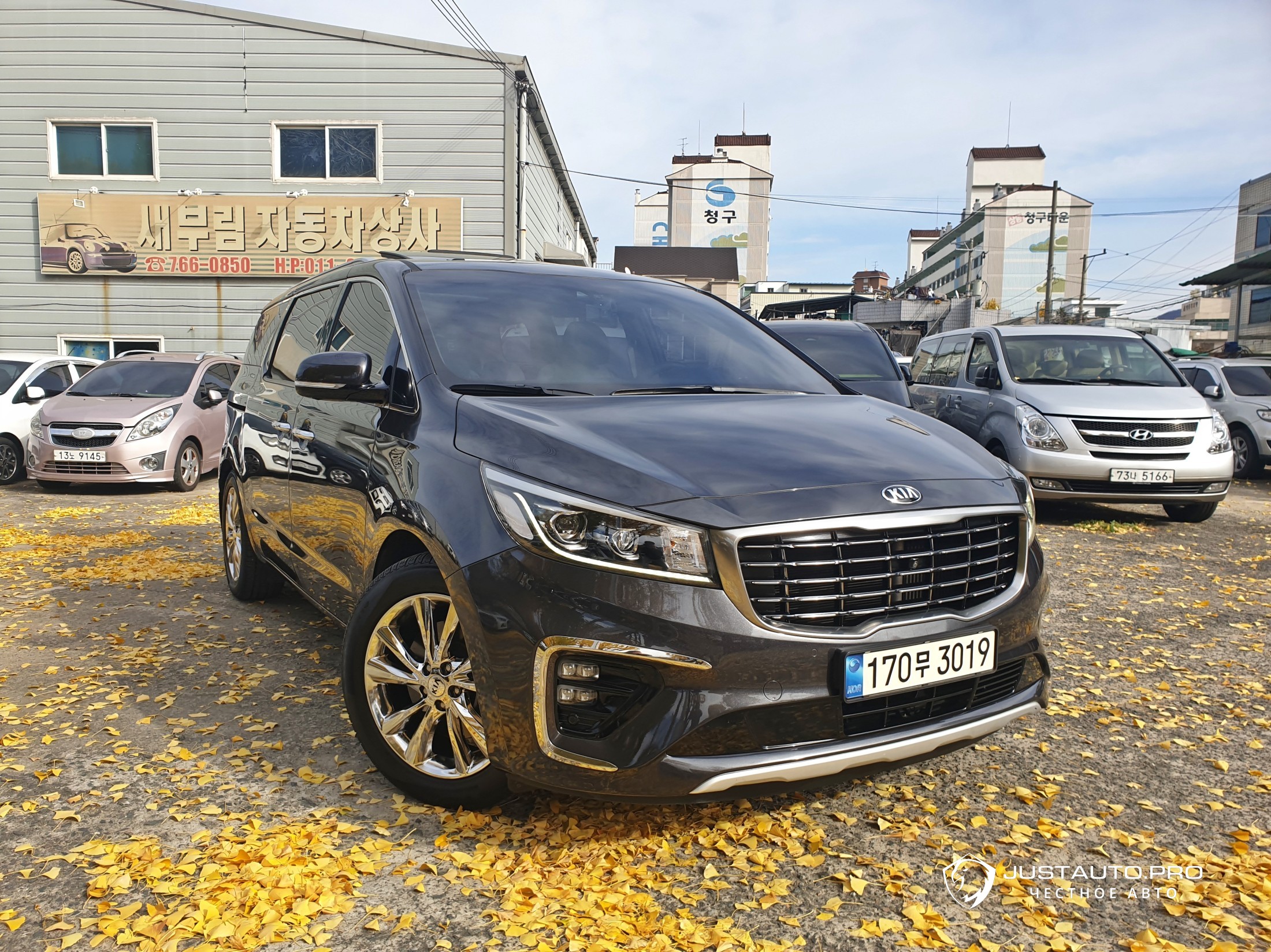 Автомобиль Kia Canival