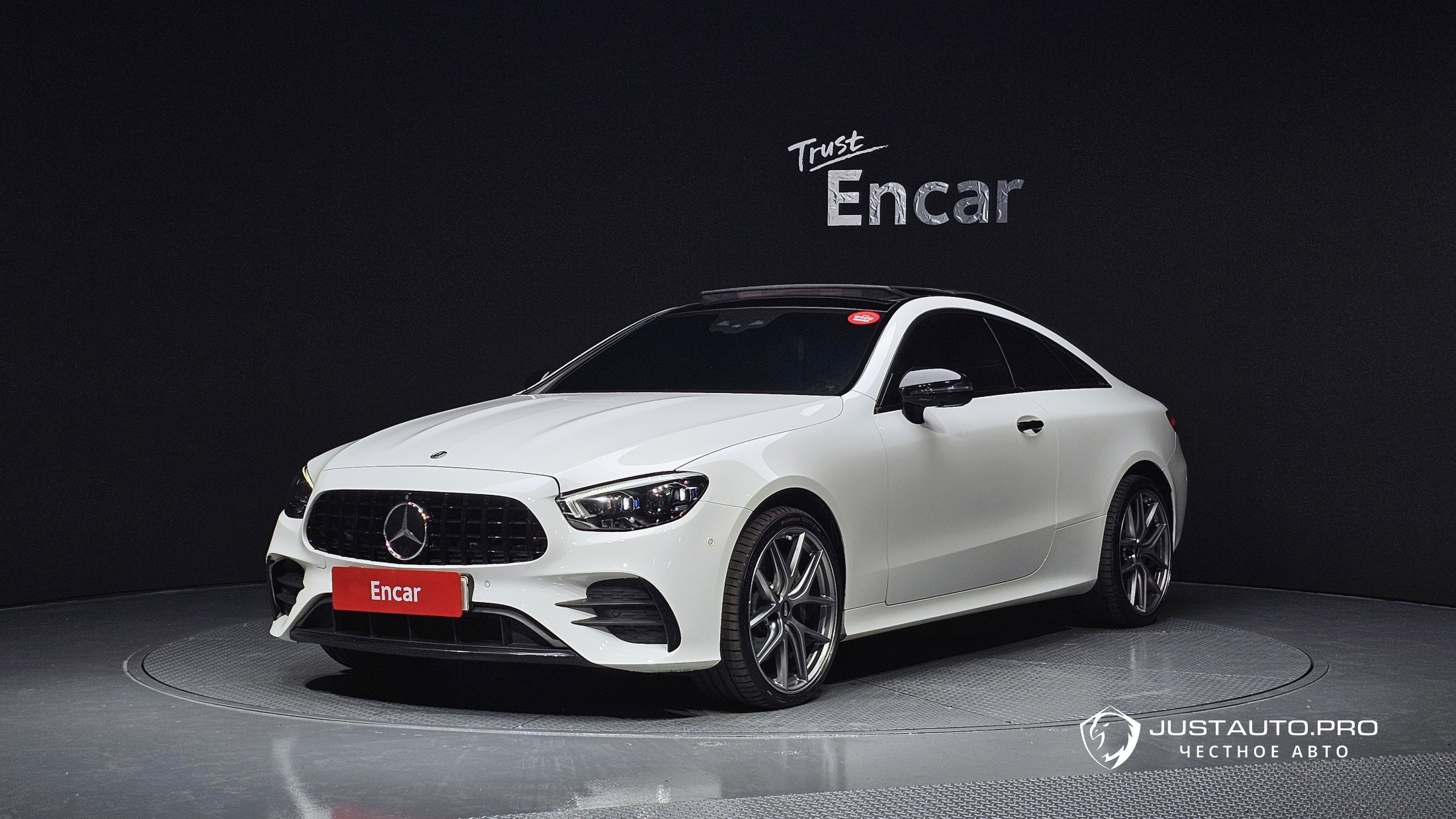 Автомобиль Mercedes-Benz E-Class