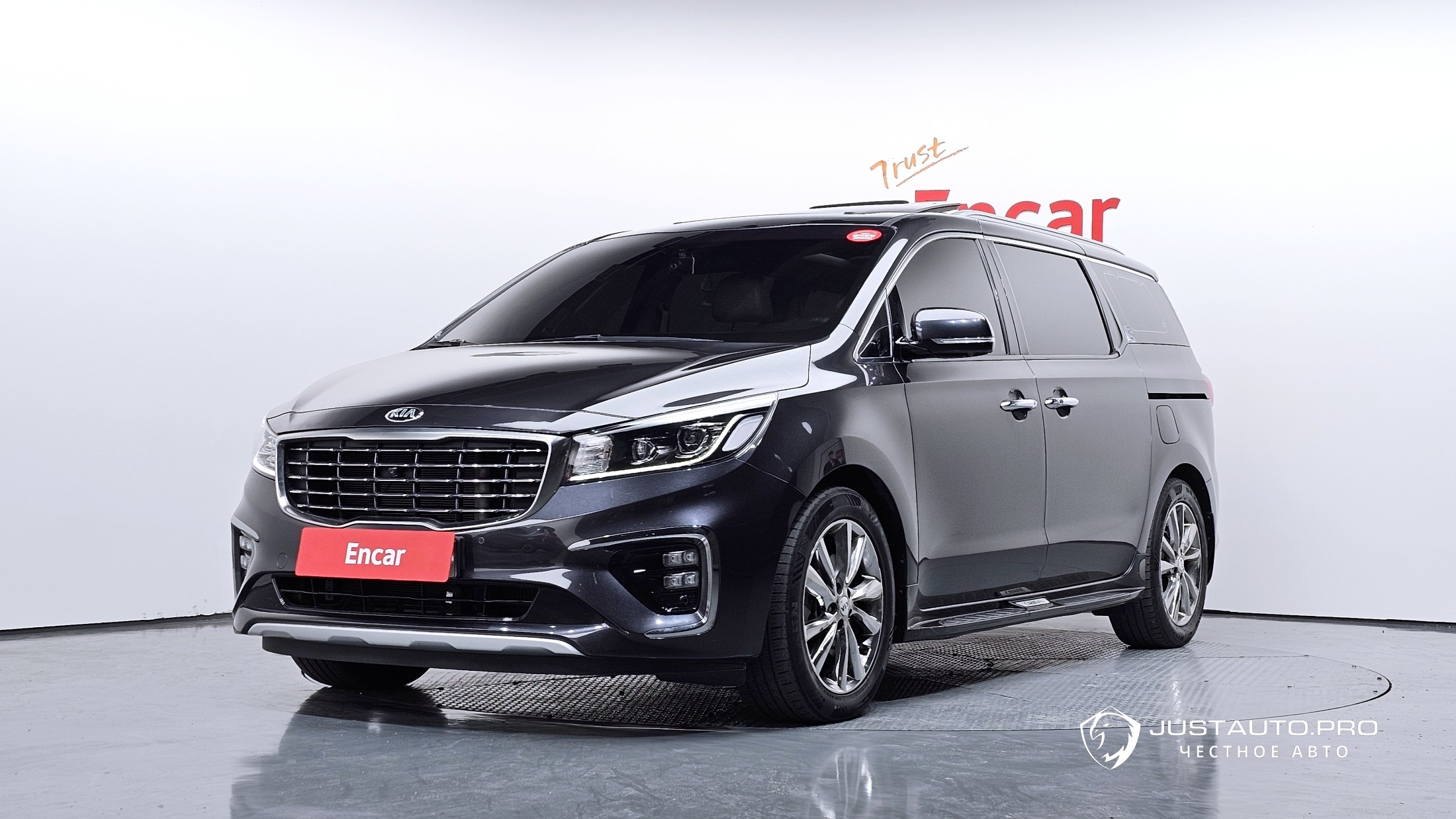 Автомобиль Kia Canival