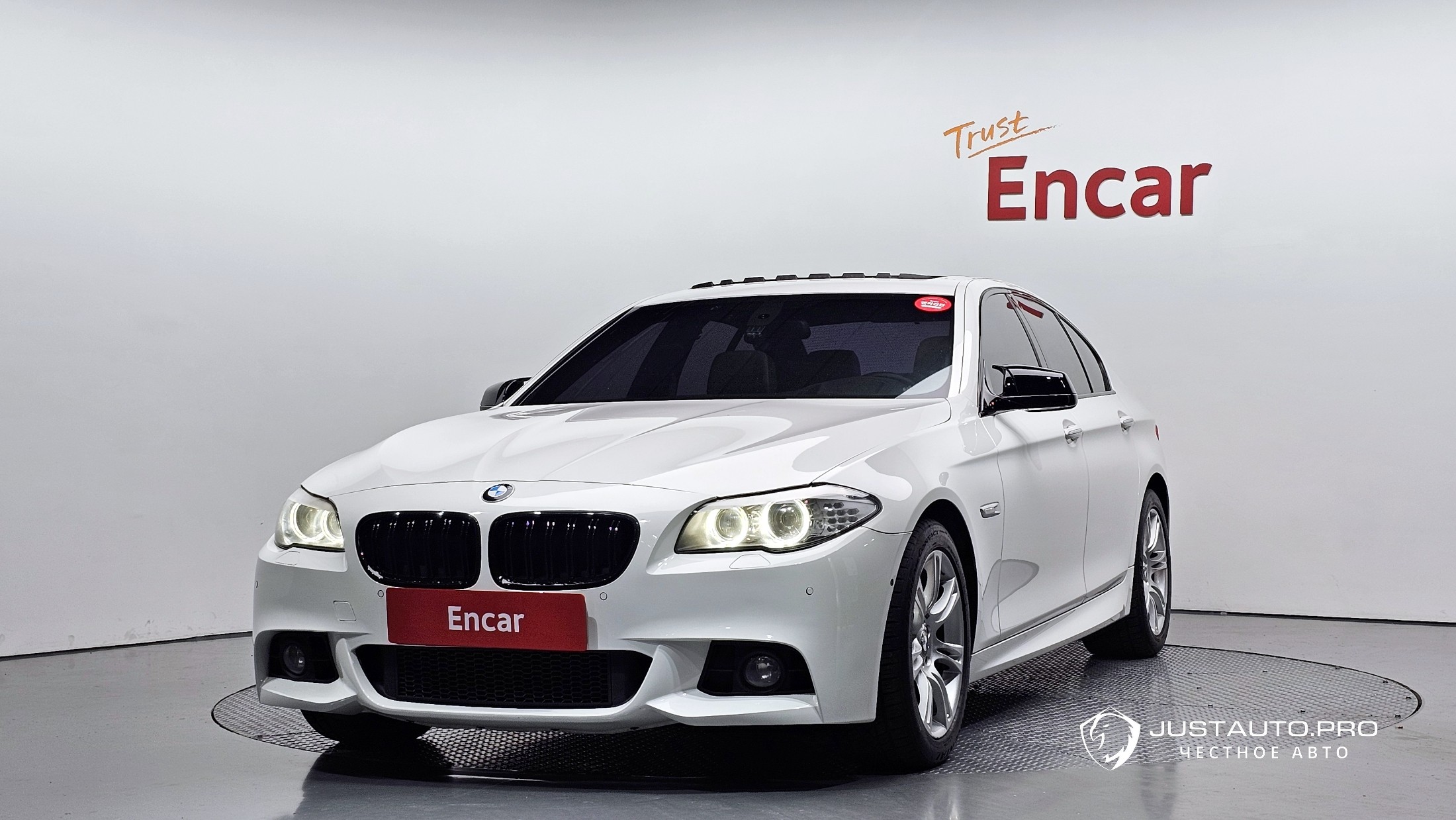 Автомобиль BMW 5-Series