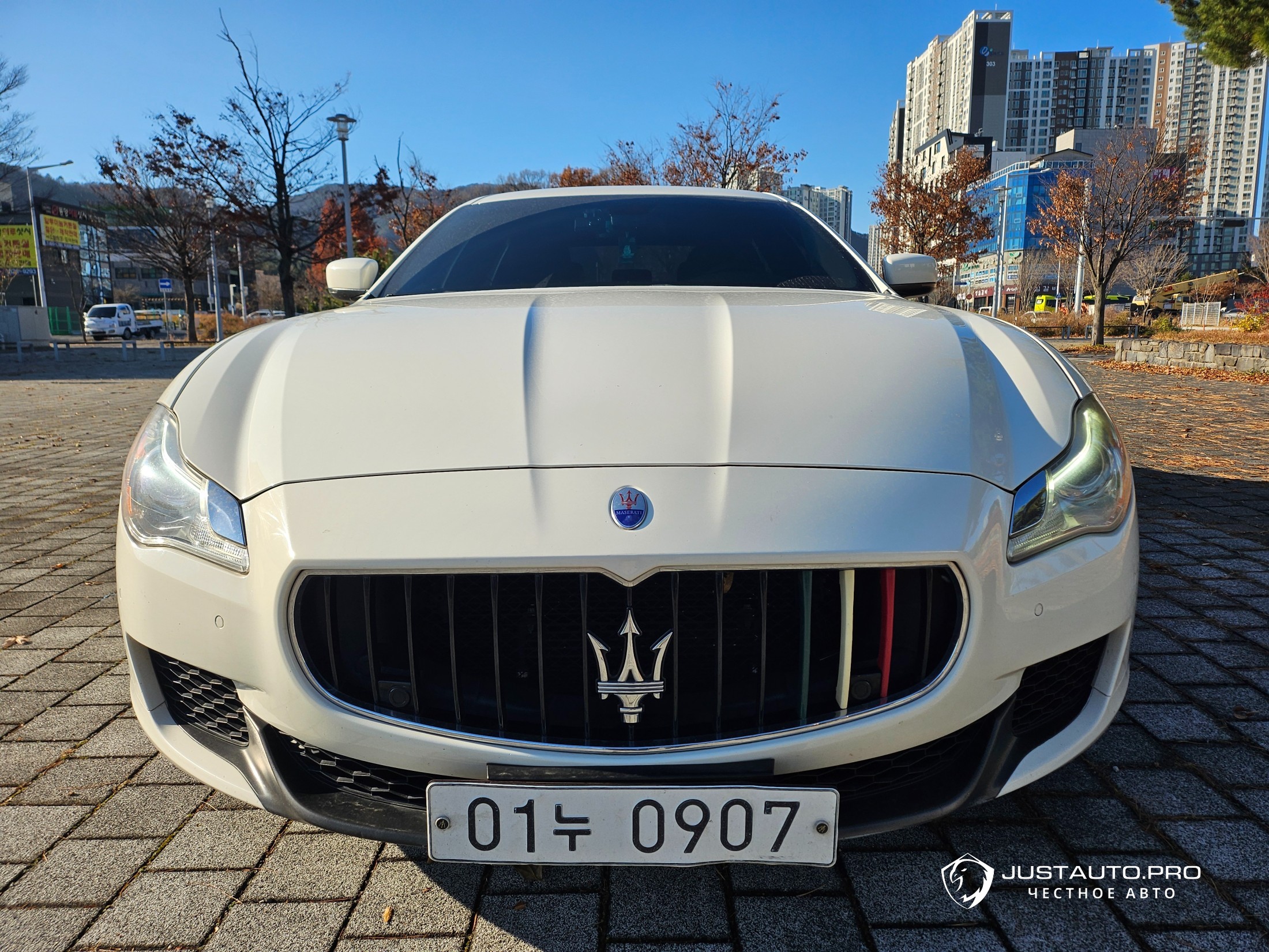 Автомобиль Maserati Quattroporte