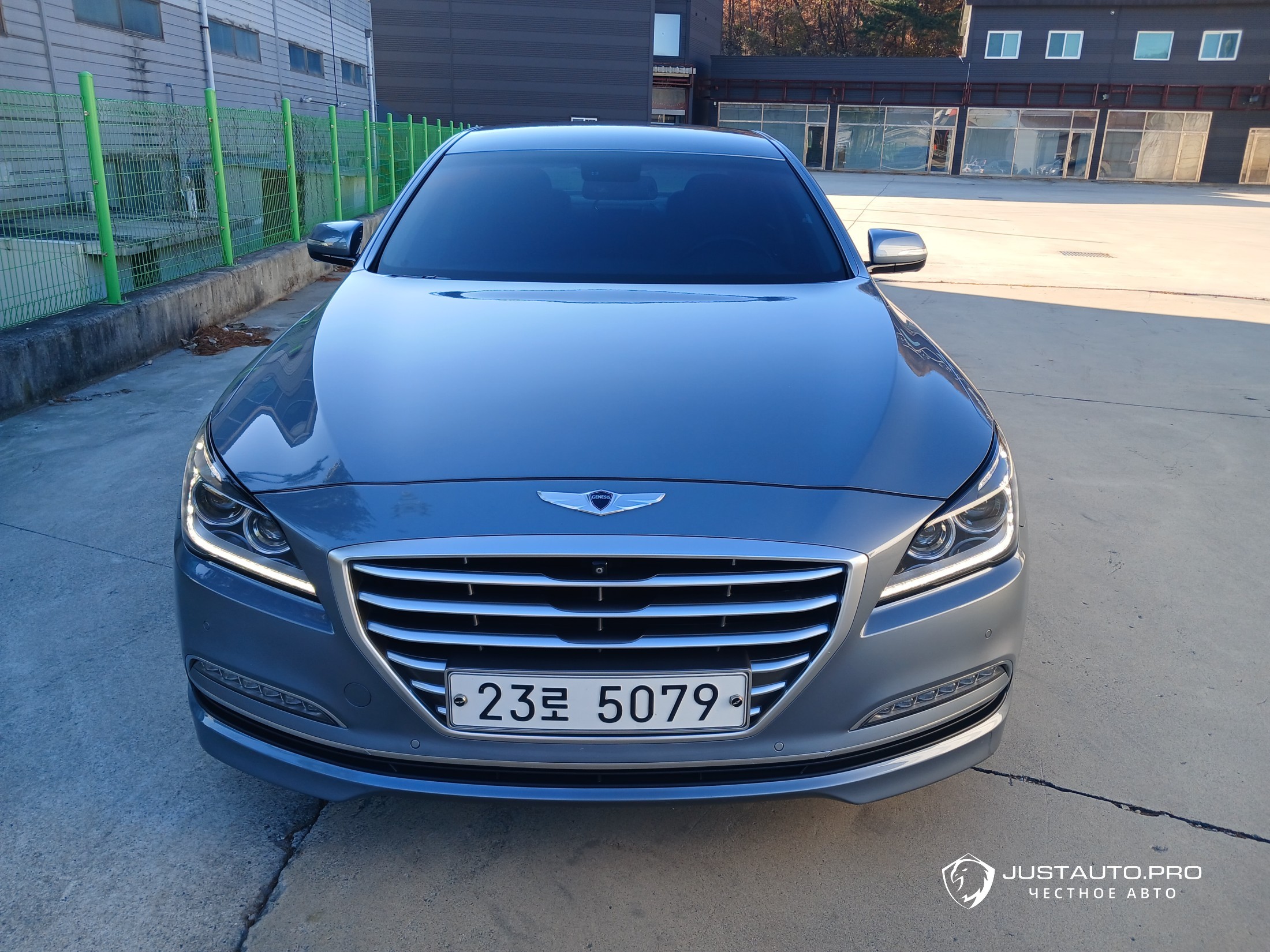 Автомобиль Hyundai Genesis