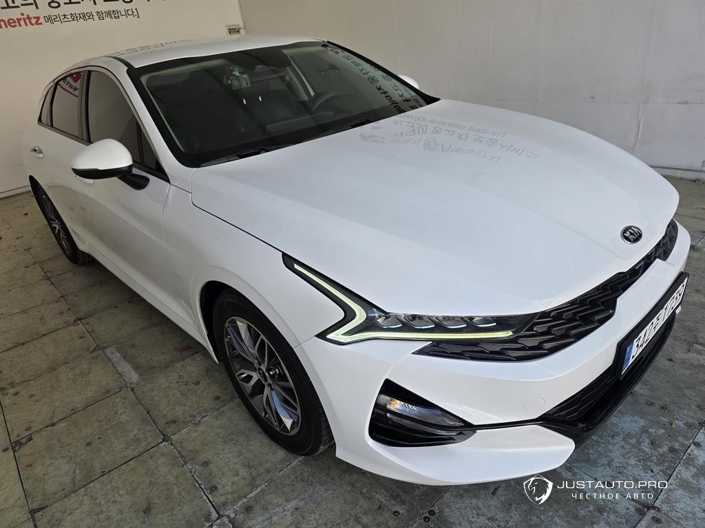 Автомобиль Kia K5