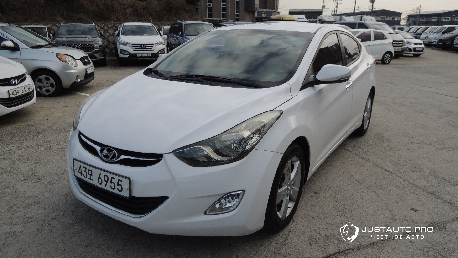 Автомобиль Hyundai AVANTE