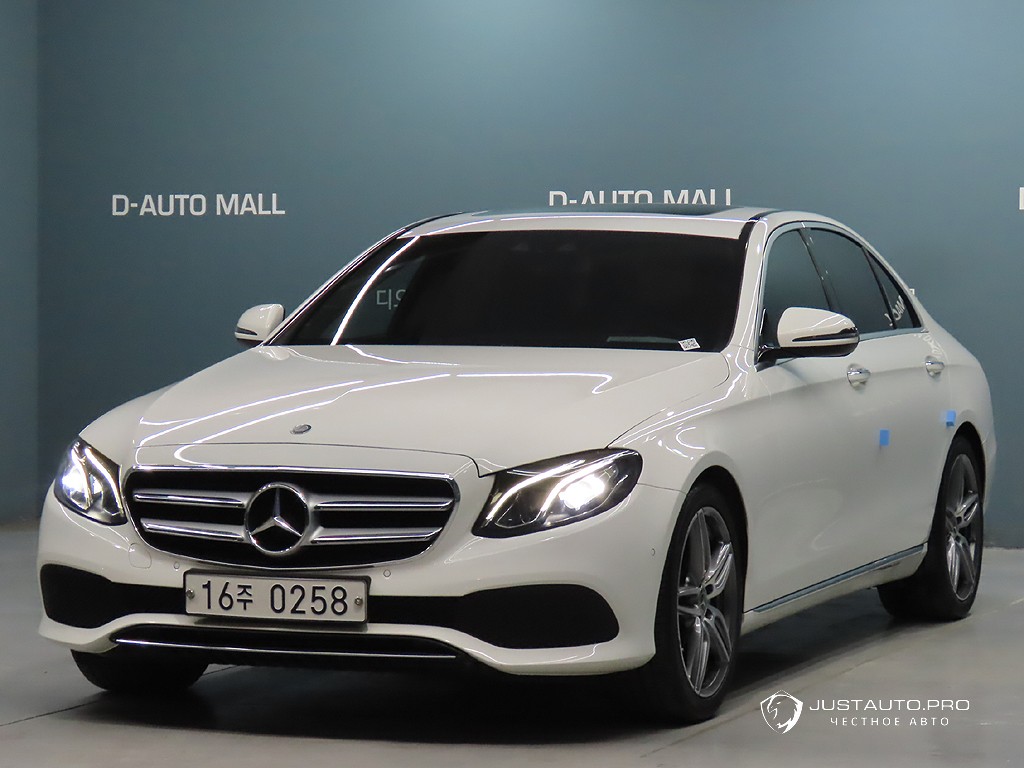 Автомобиль Mercedes-Benz E-Class