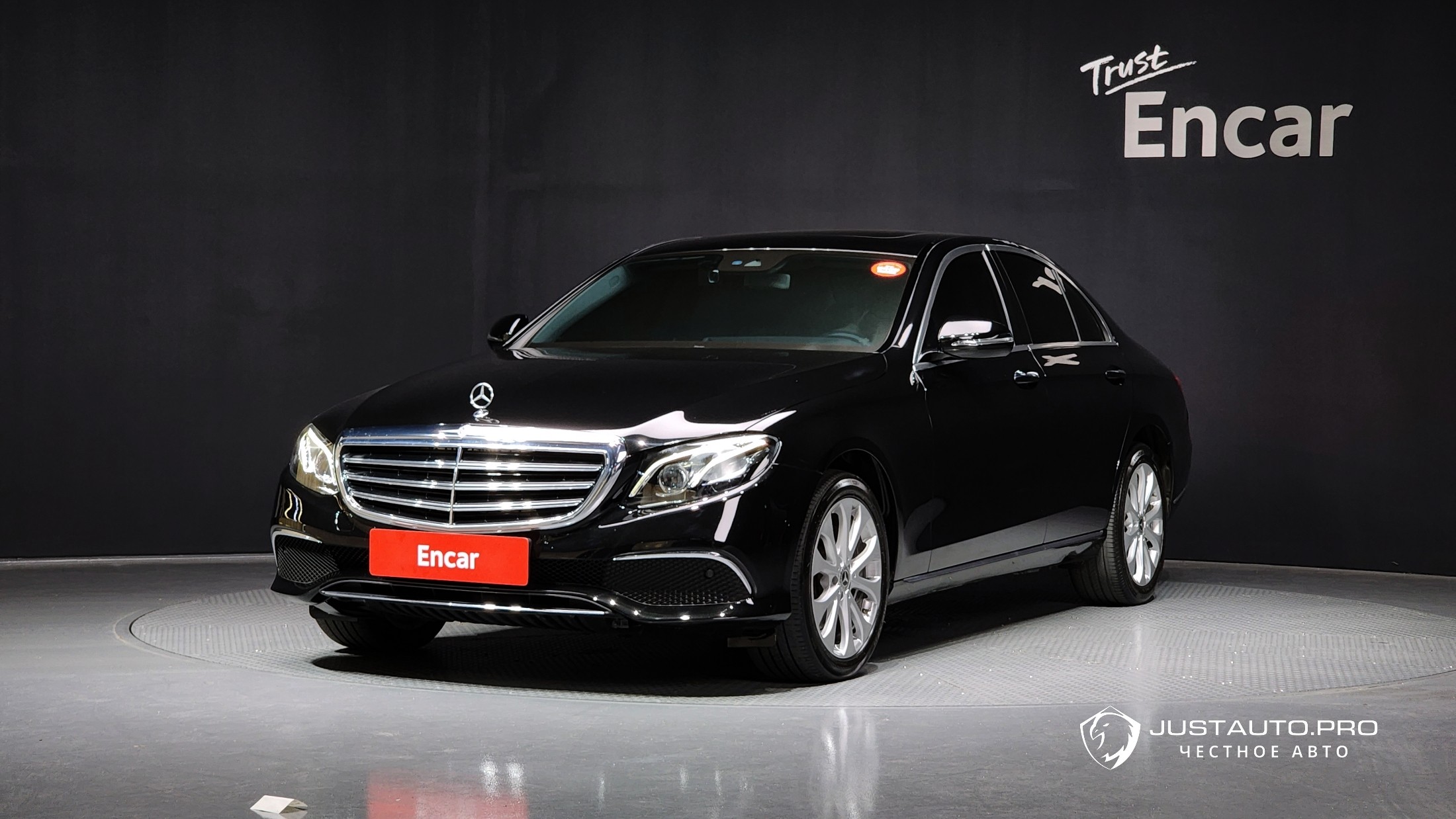 Автомобиль Mercedes-Benz E-Class