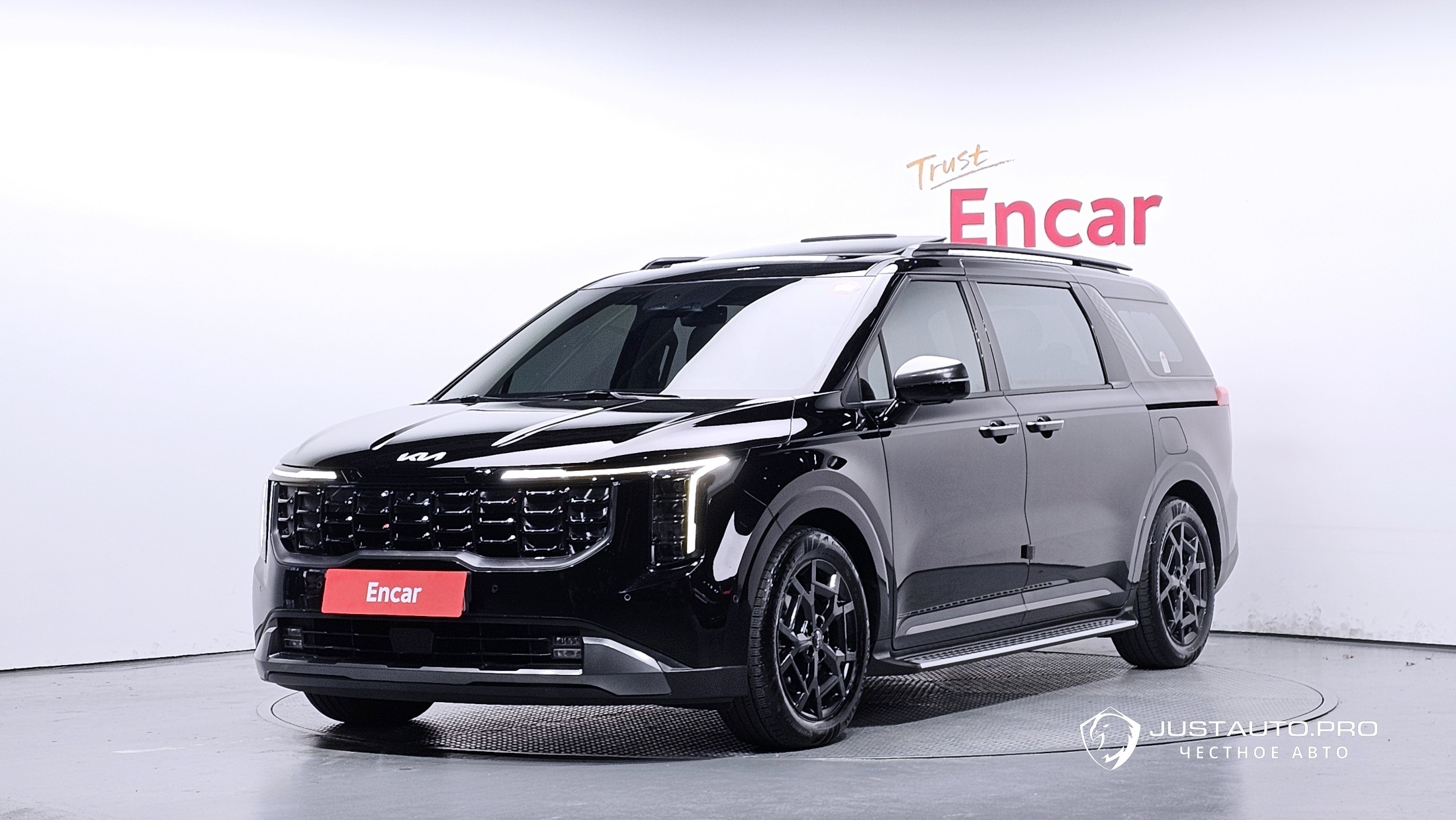 Автомобиль Kia Canival