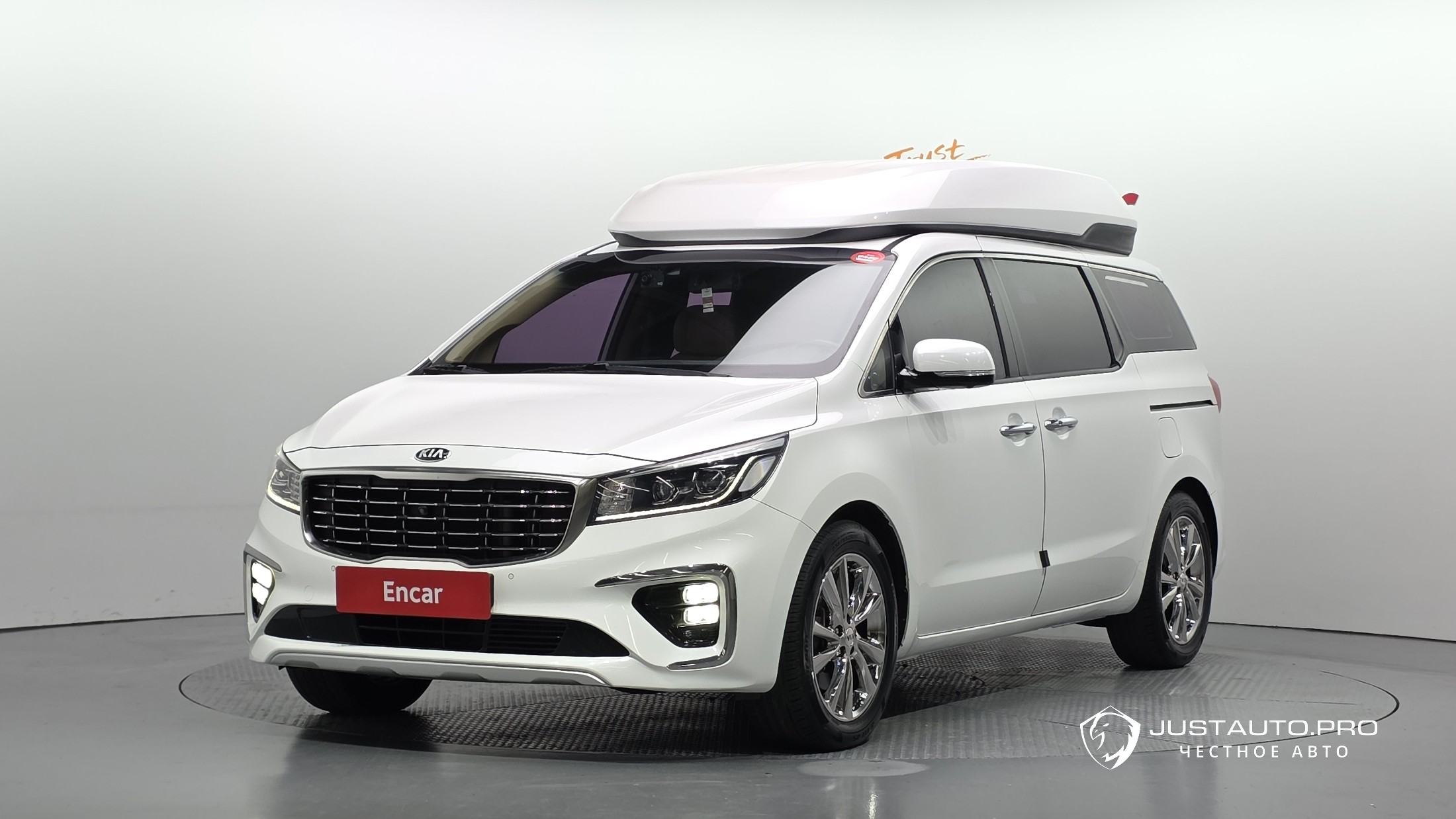 Автомобиль Kia Canival