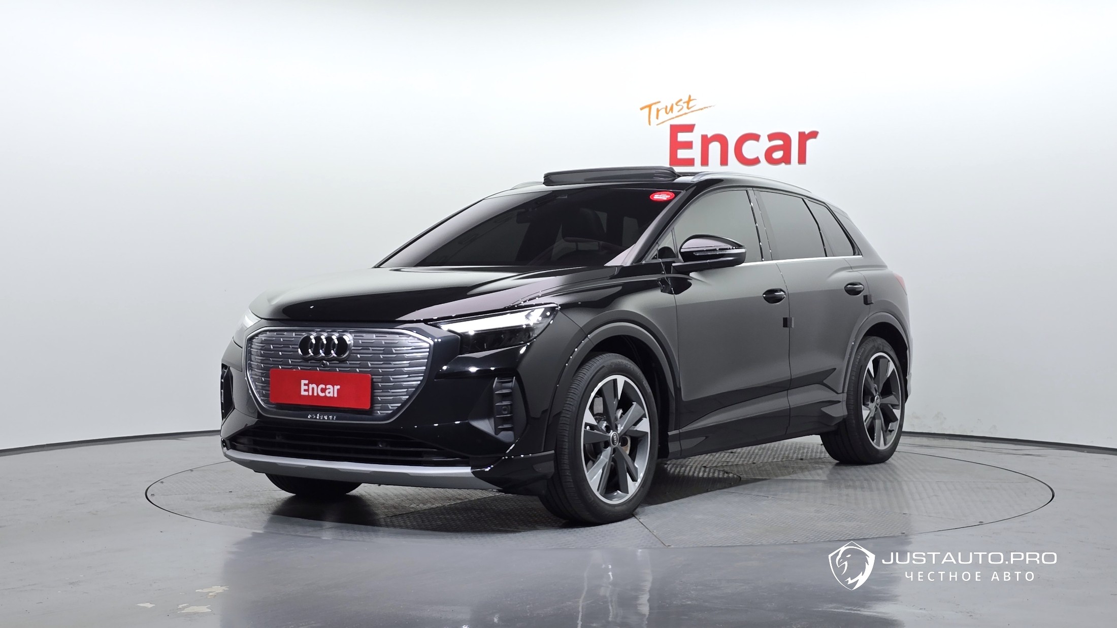 Автомобиль Audi Q4 e-tron