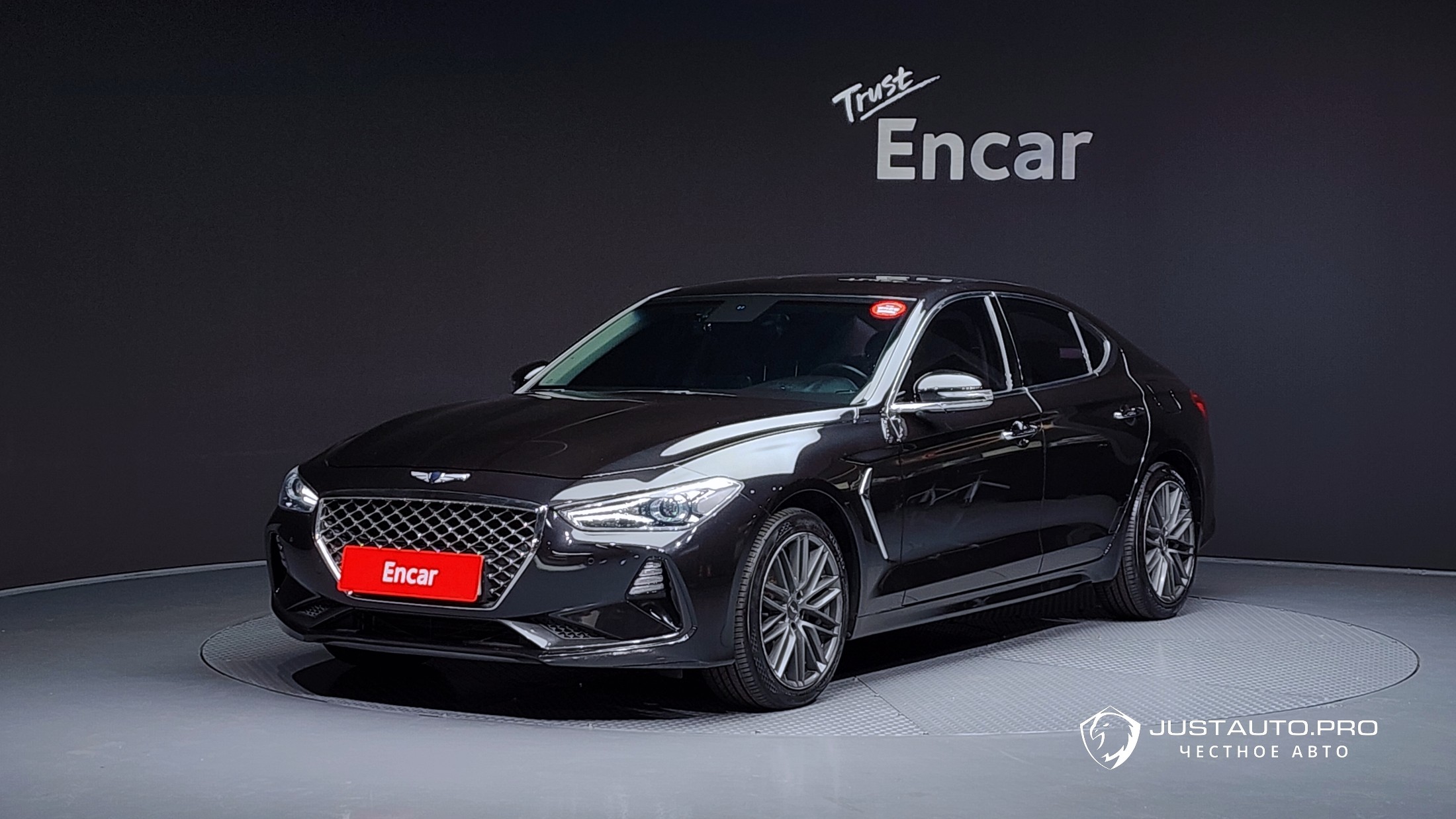 Автомобиль Genesis G70