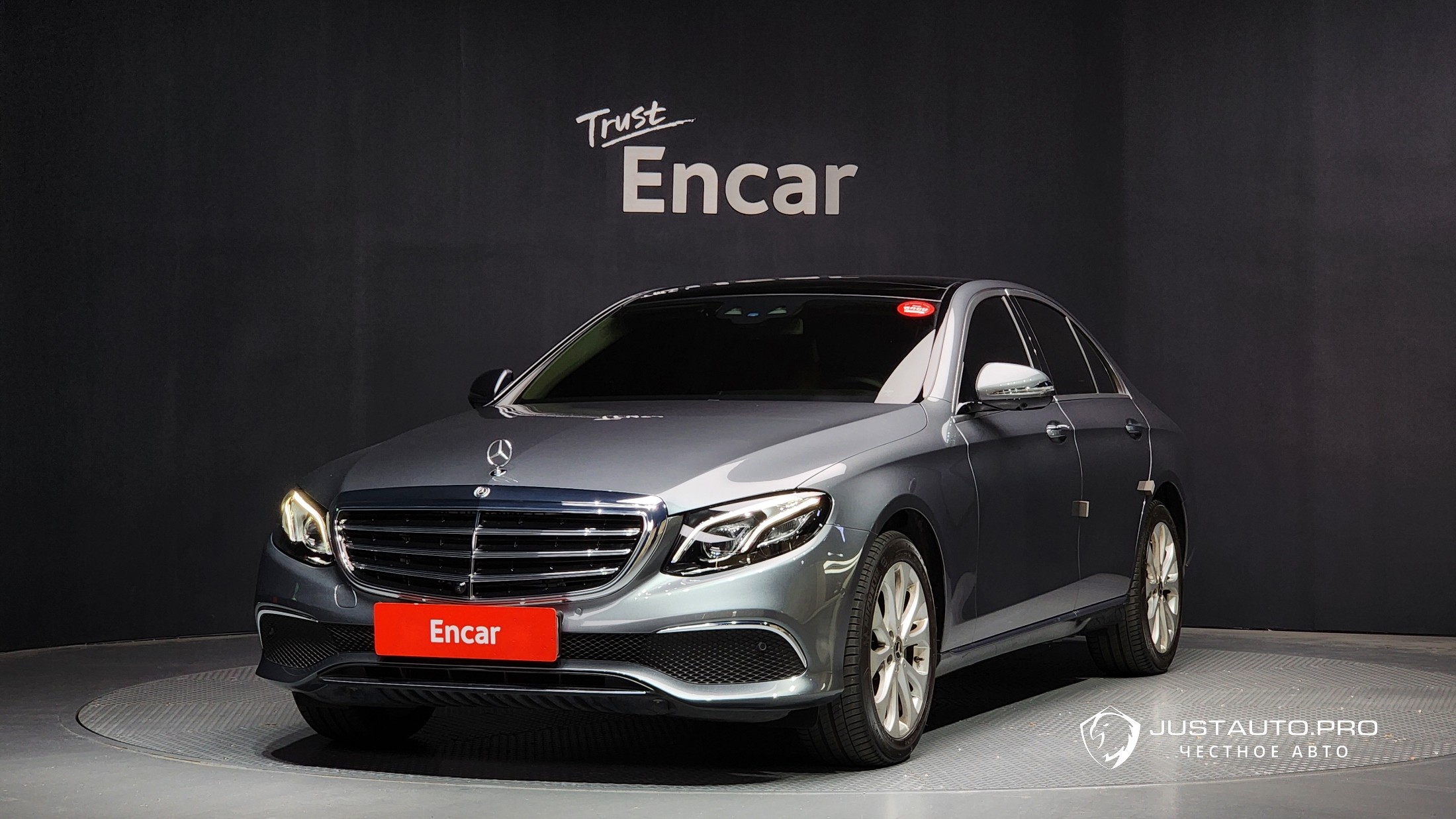 Автомобиль Mercedes-Benz E-Class