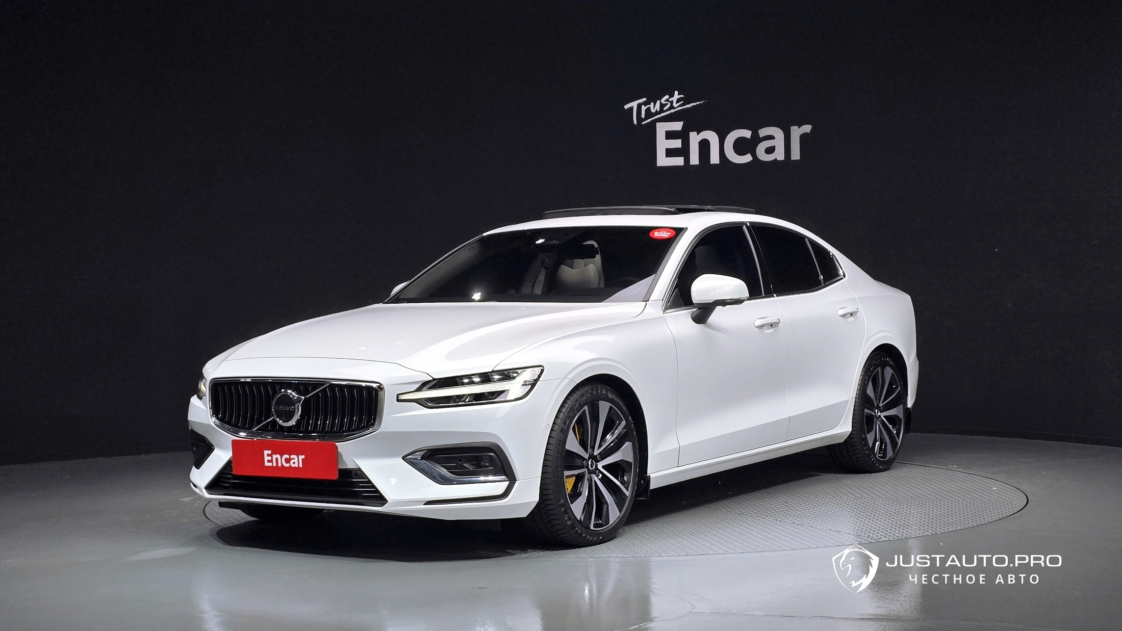 Автомобиль Volvo S60