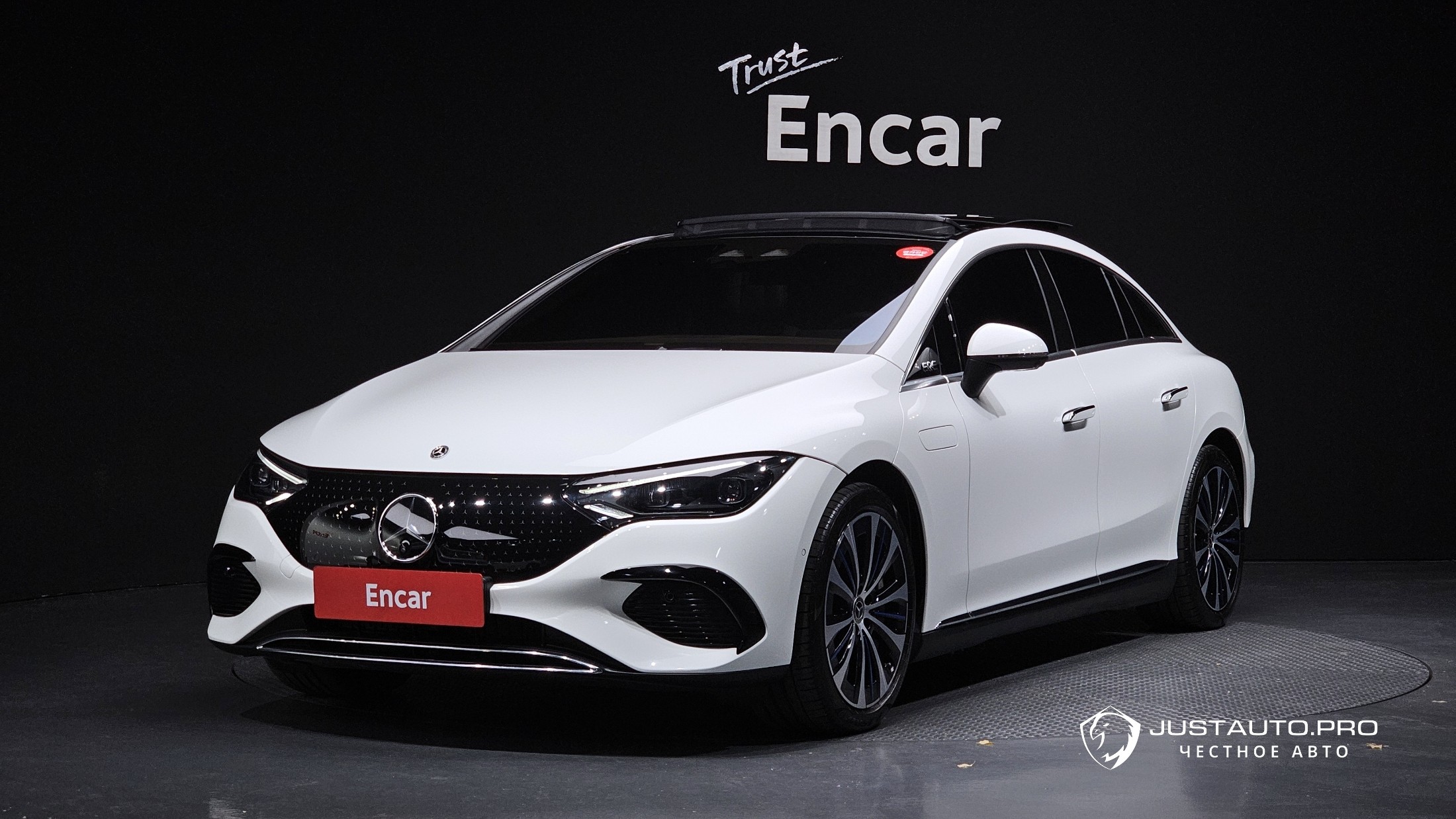 Автомобиль Mercedes-Benz EQE