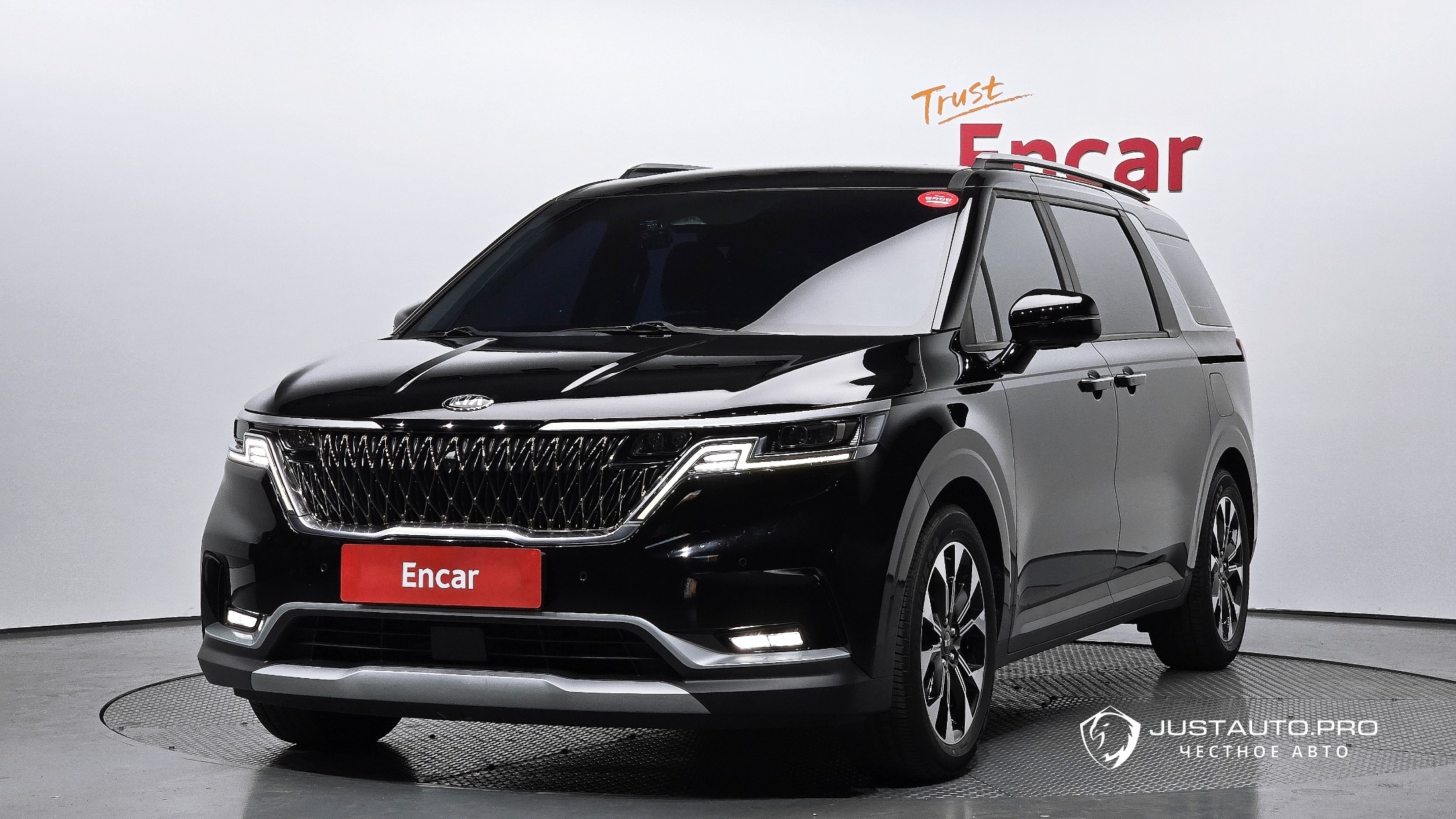 Автомобиль Kia Canival