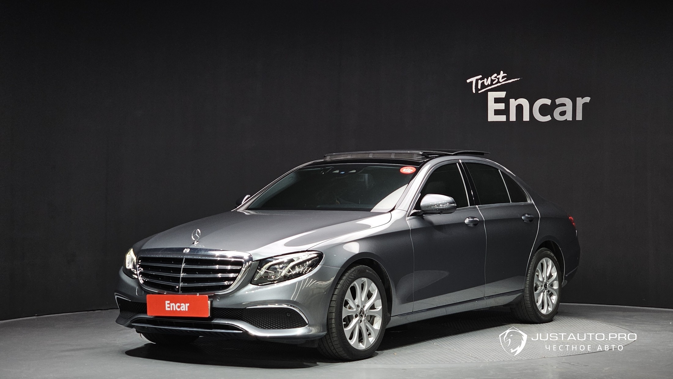 Автомобиль Mercedes-Benz E-Class