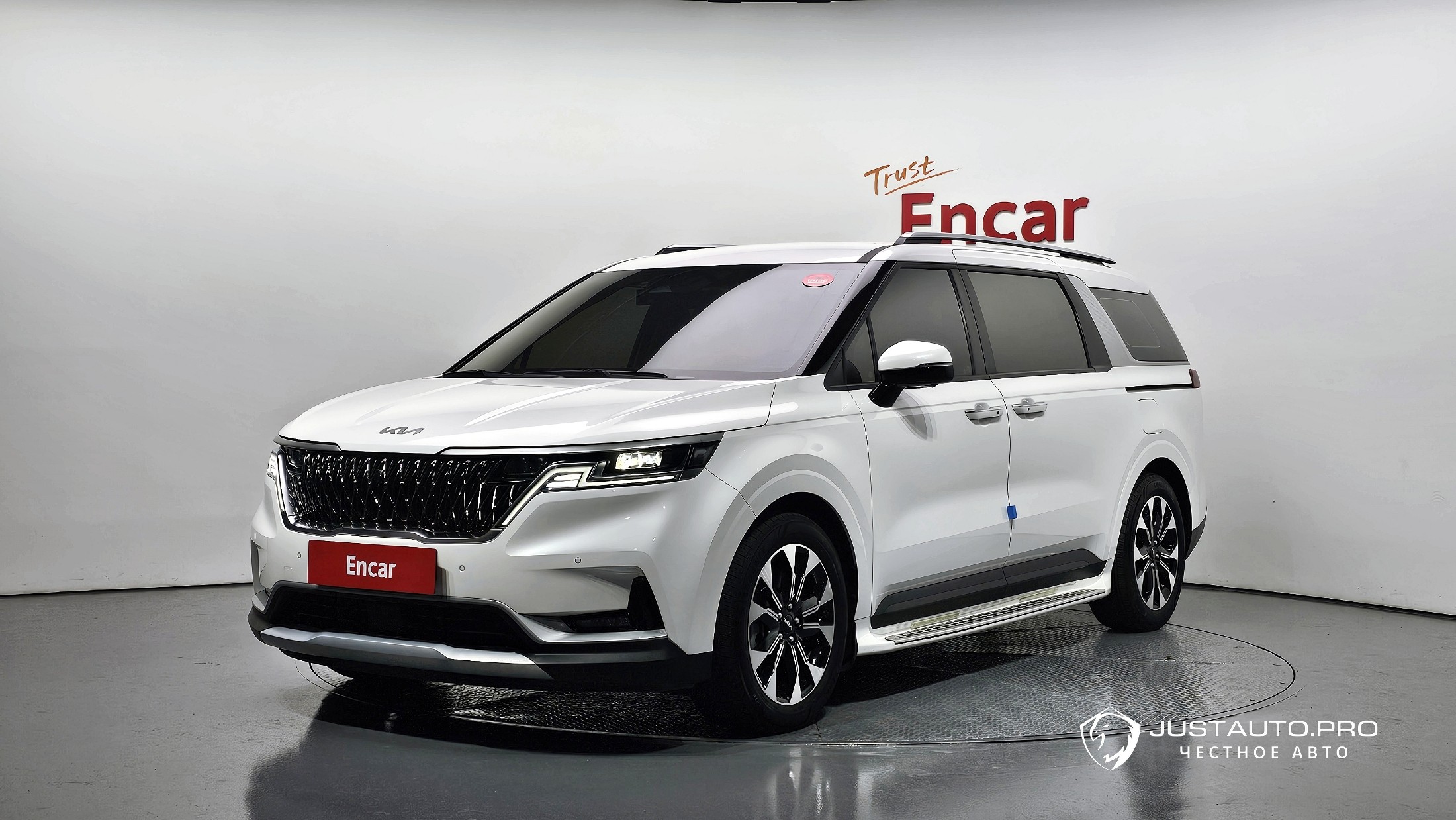 Автомобиль Kia Canival