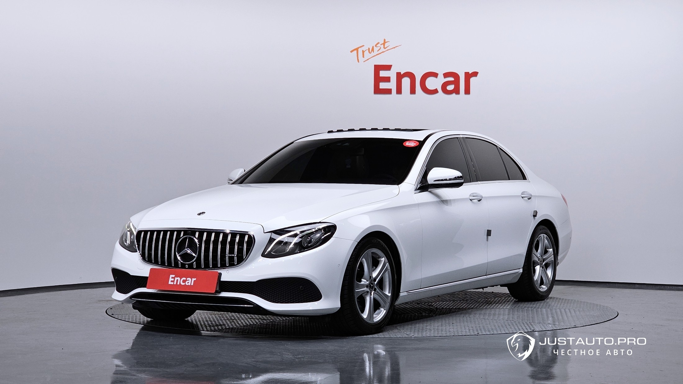 Автомобиль Mercedes-Benz E-Class