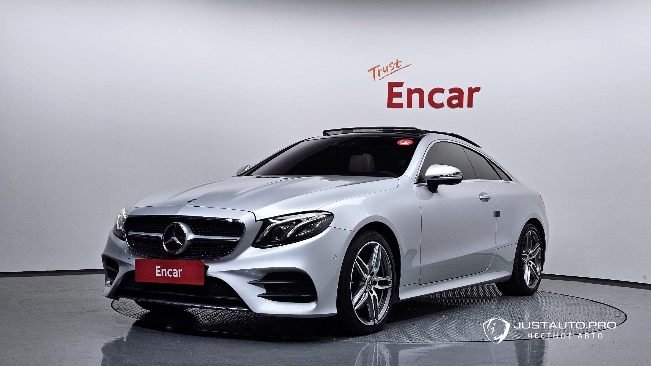 Автомобиль Mercedes-Benz E-Class