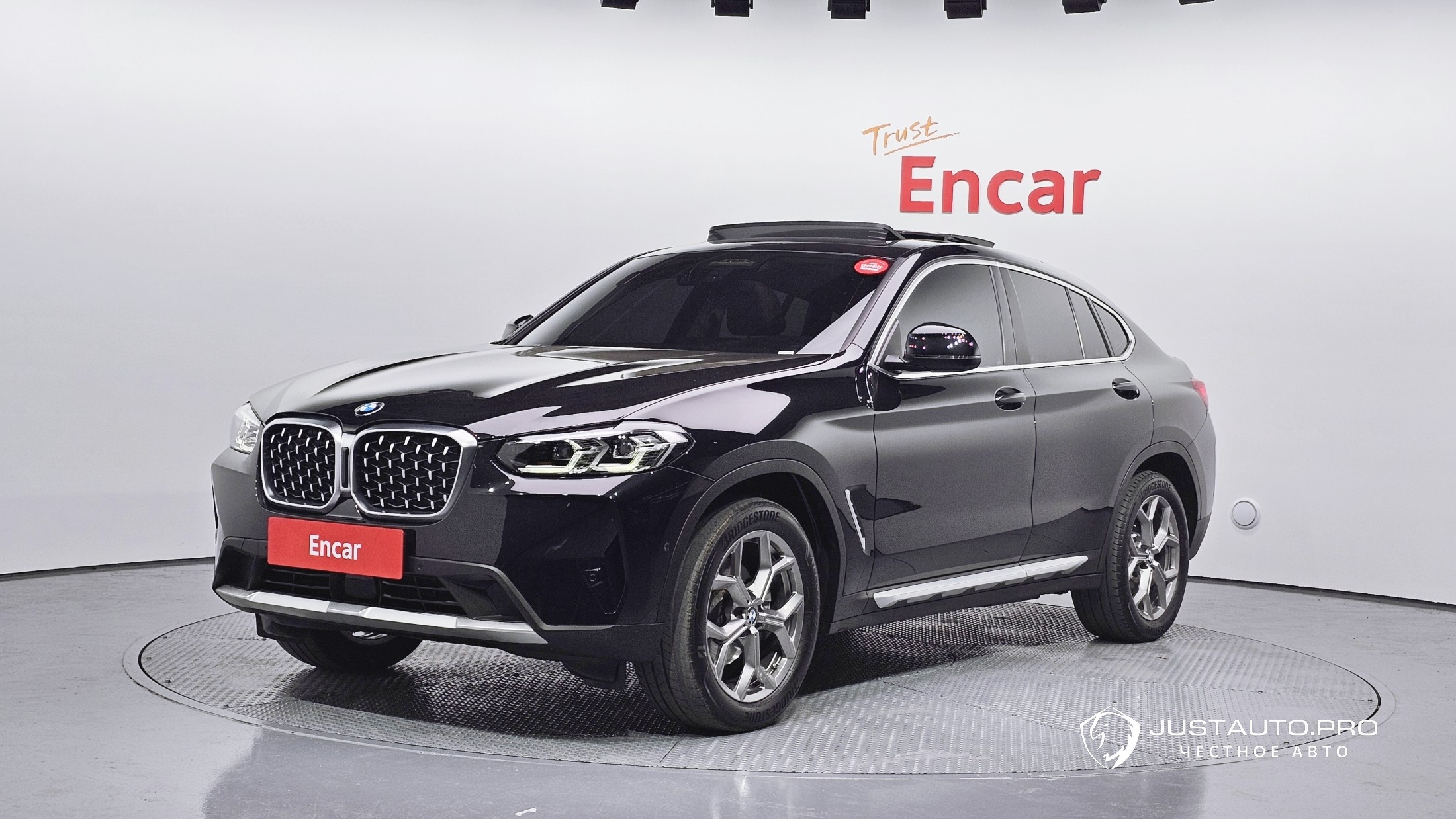 Автомобиль BMW X4