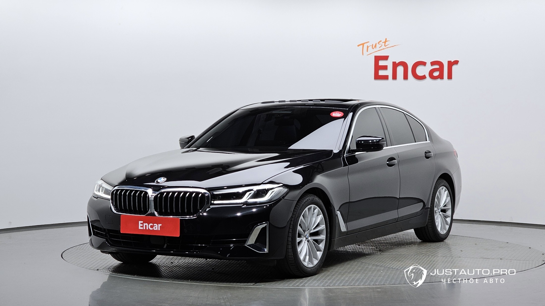 Автомобиль BMW 5-Series