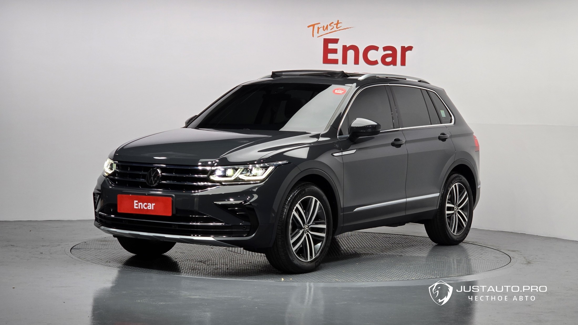 Автомобиль Volkswagen Tiguan
