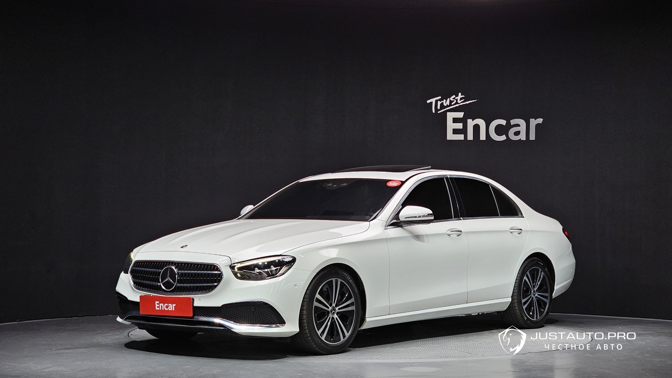 Автомобиль Mercedes-Benz E-Class