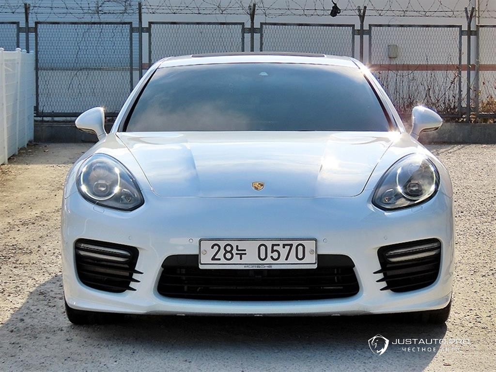 Автомобиль Porsche Panamera