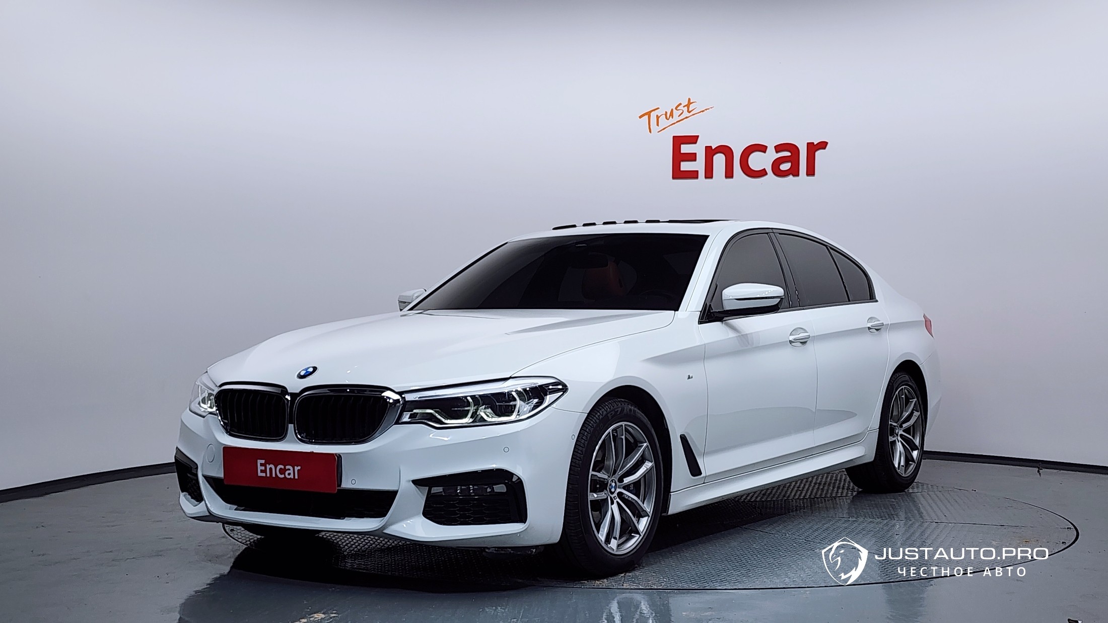 Автомобиль BMW 5-Series