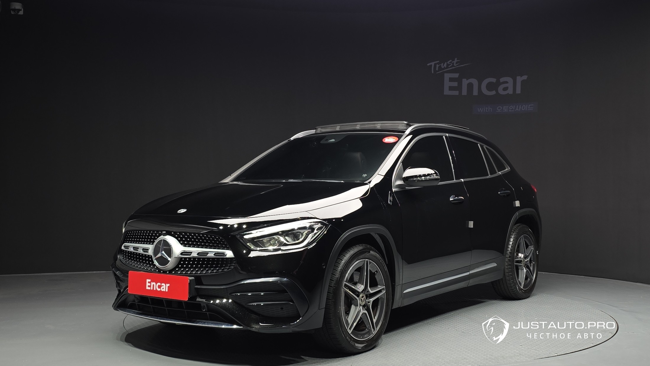 Автомобиль Mercedes-Benz GLA-Class