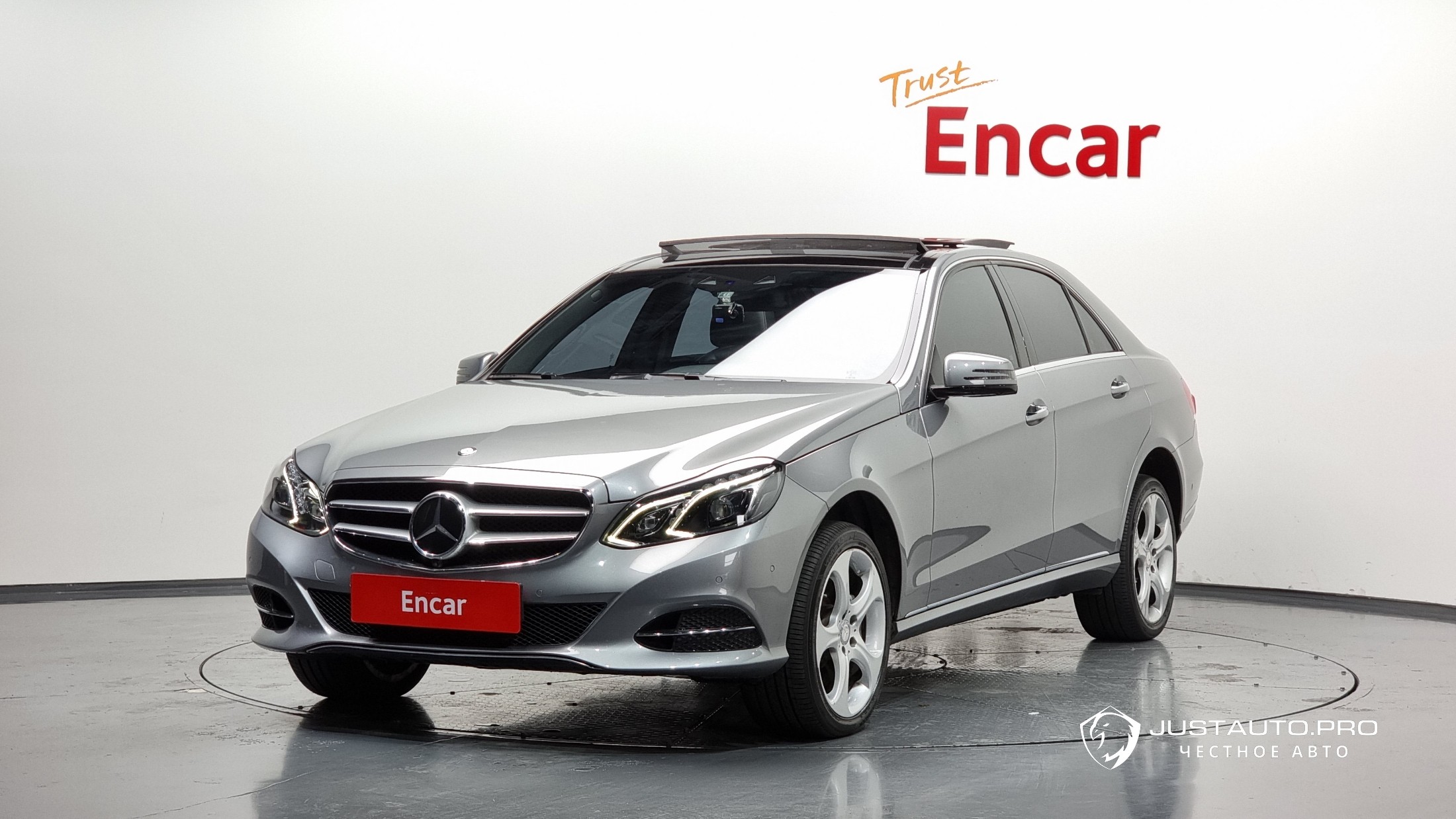 Автомобиль Mercedes-Benz E-Class