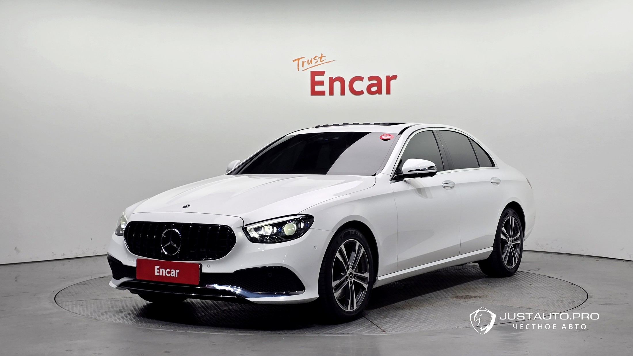 Автомобиль Mercedes-Benz E-Class