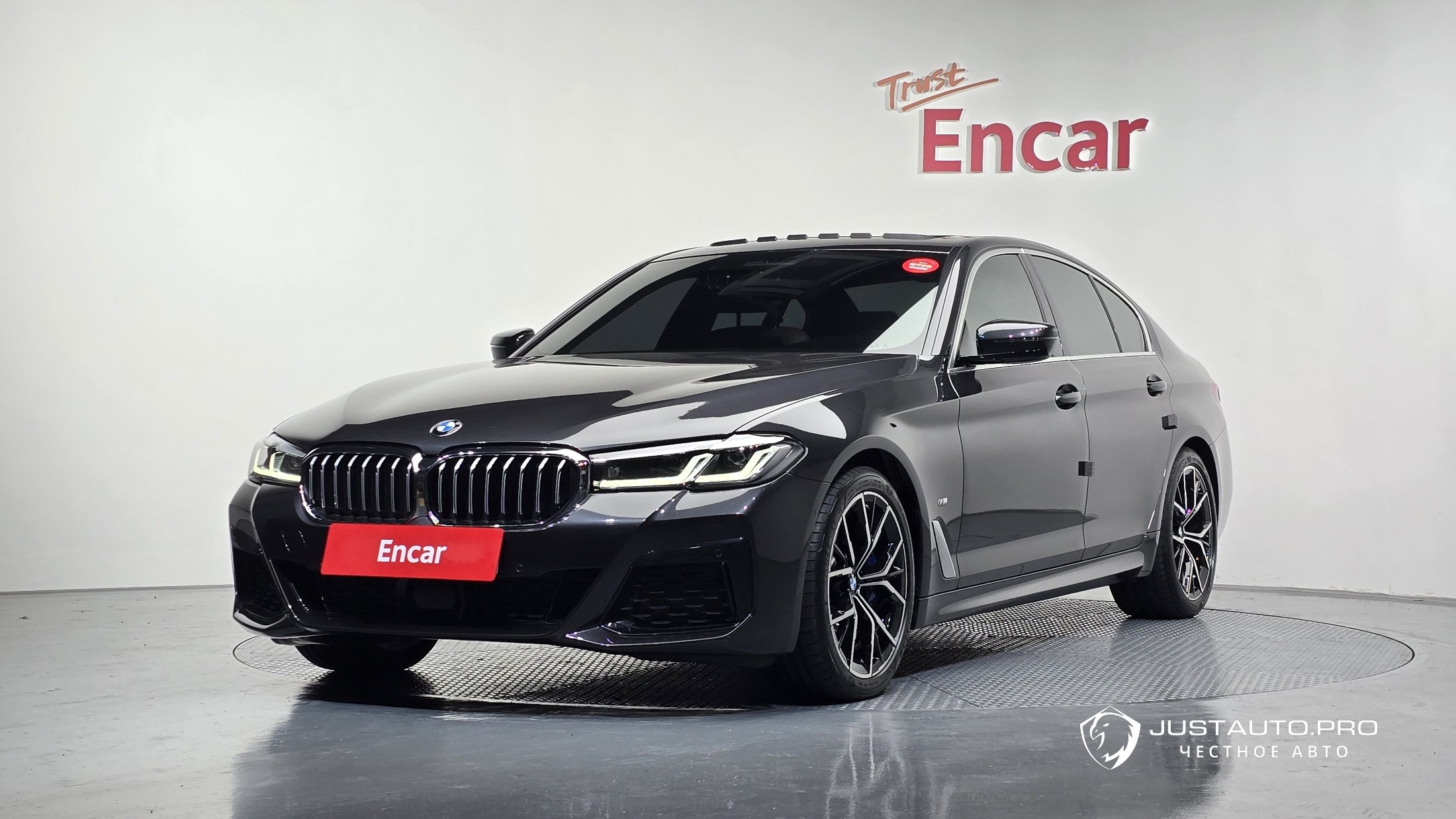 Автомобиль BMW 5-Series