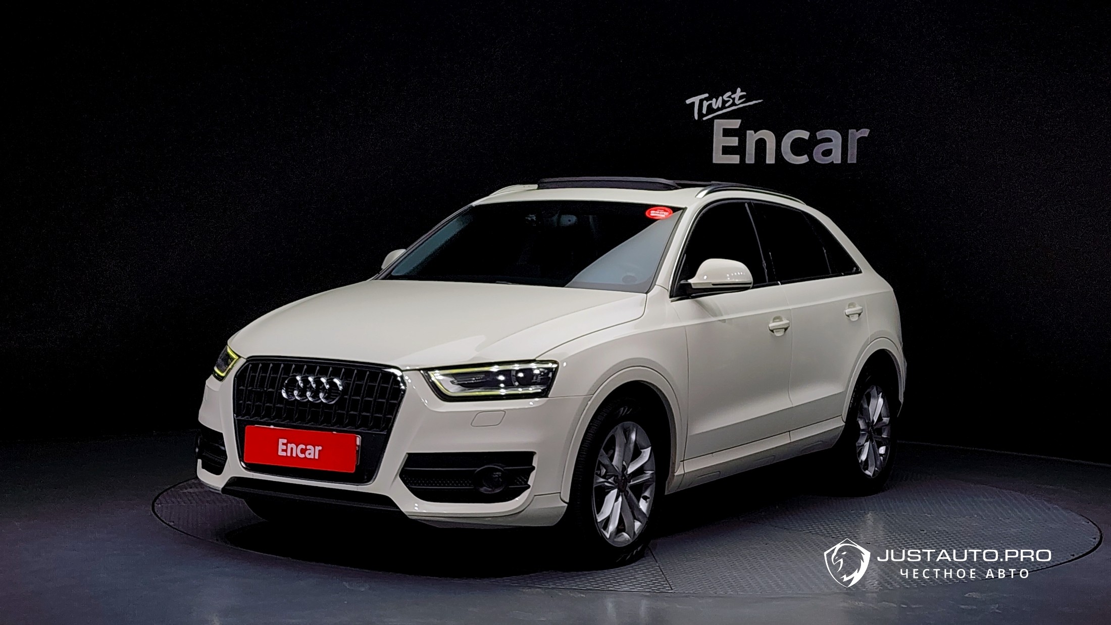 Автомобиль Audi Q3
