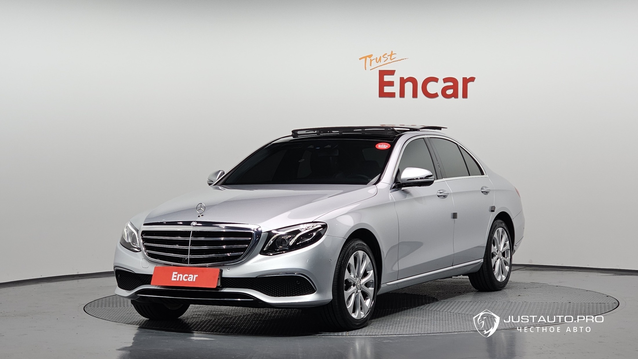 Автомобиль Mercedes-Benz E-Class