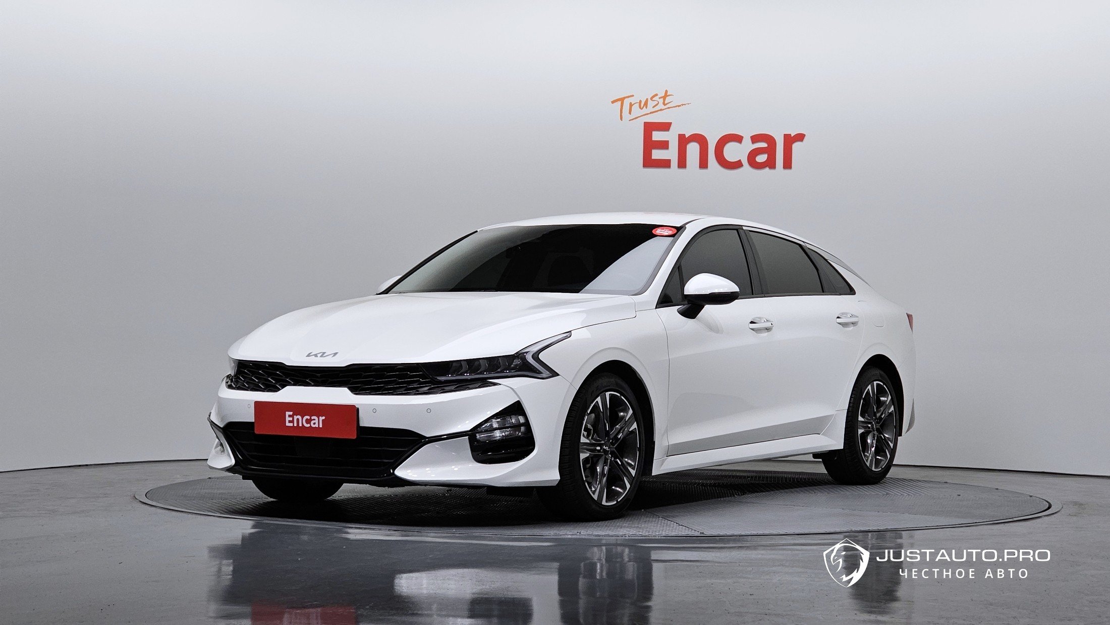 Автомобиль Kia K5