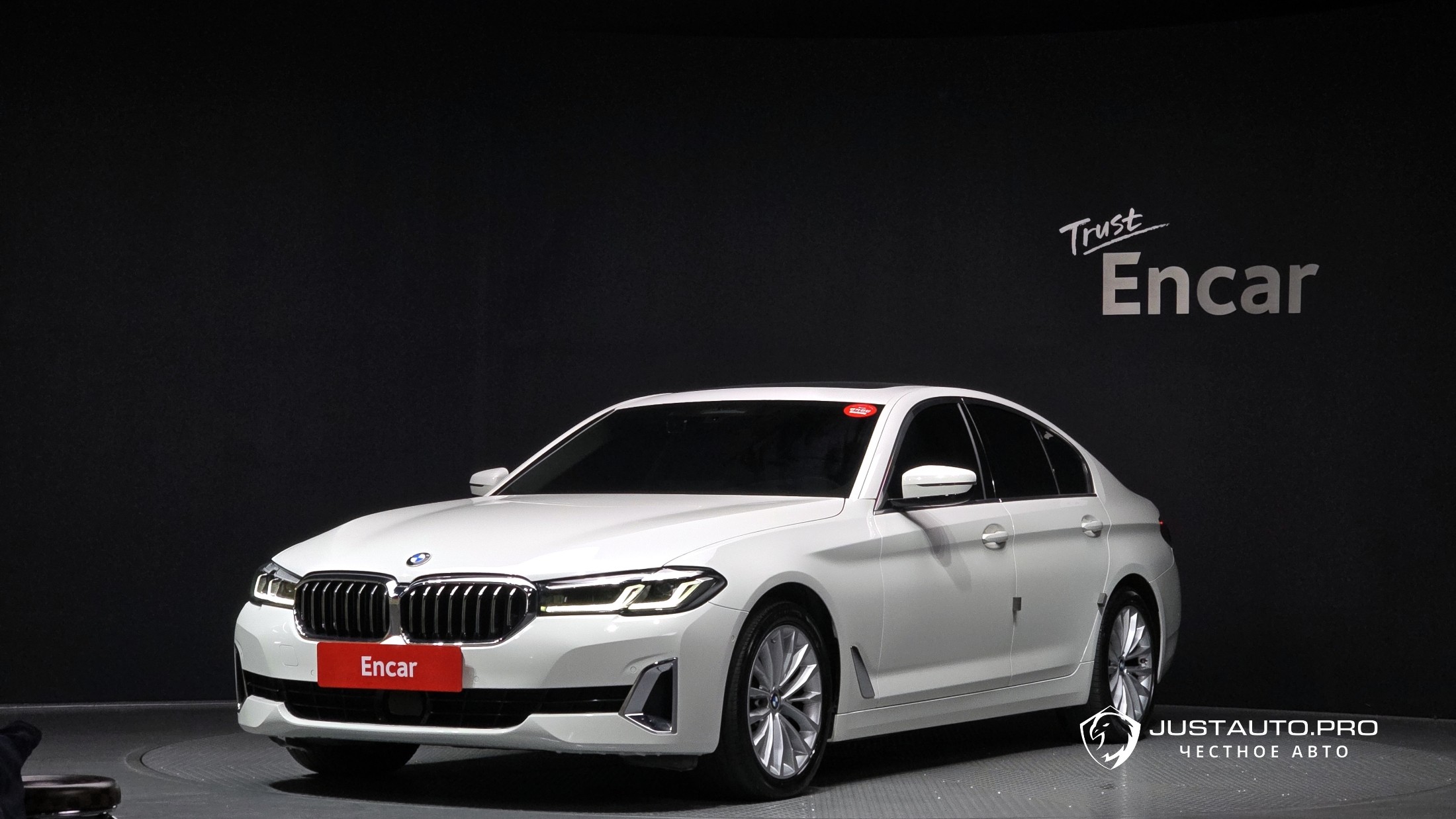 Автомобиль BMW 5-Series