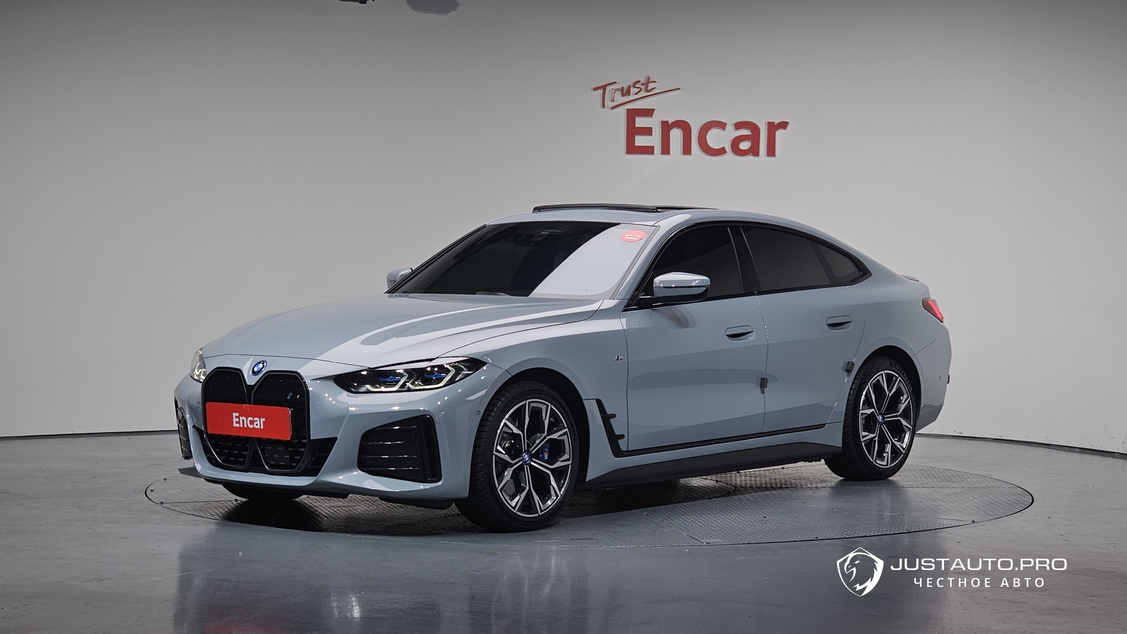 Автомобиль BMW i4