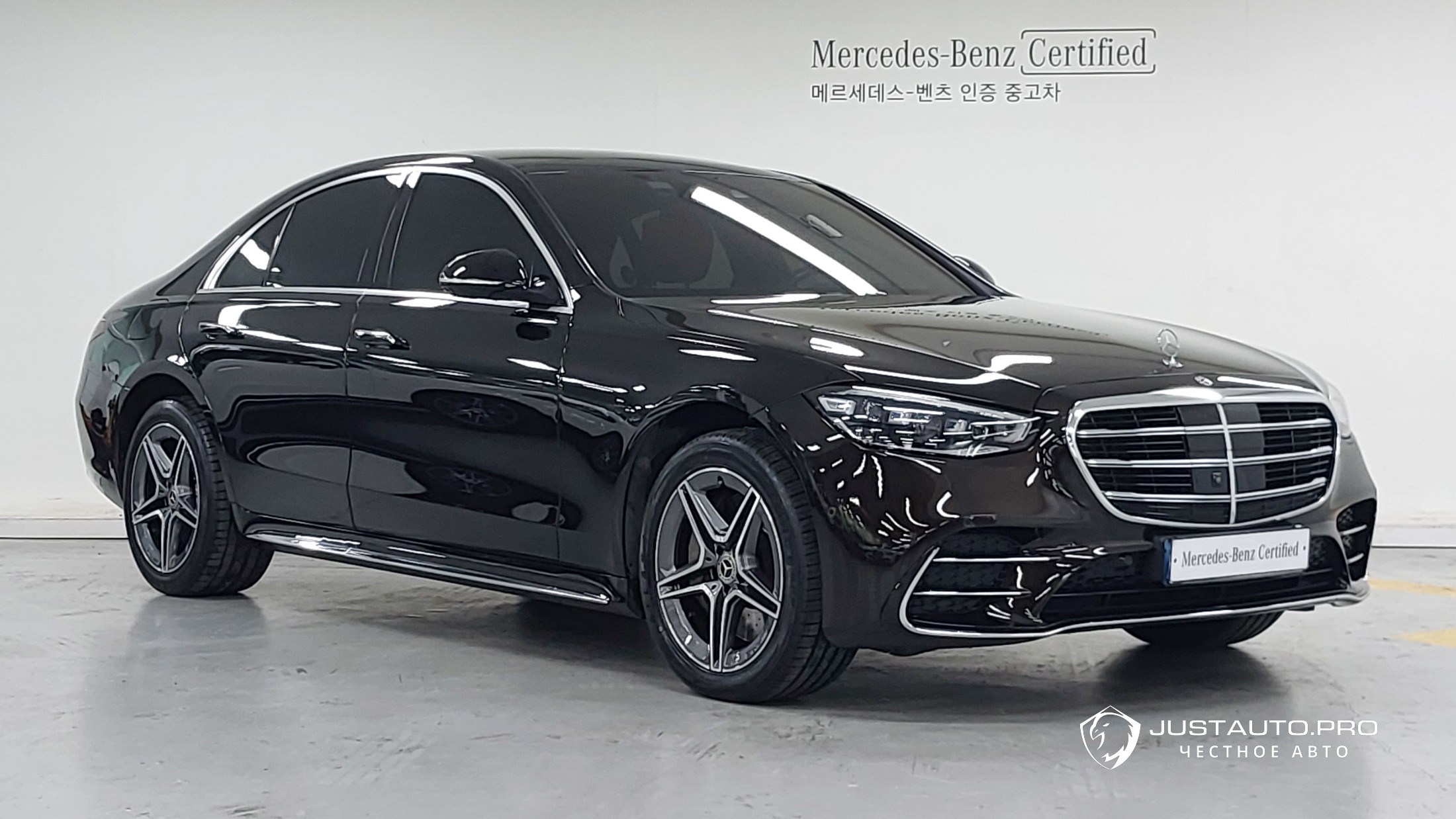 Автомобиль Mercedes-Benz S-Class