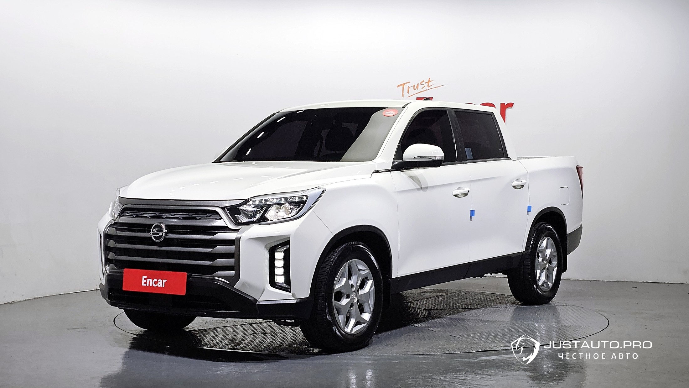 Автомобиль KG_Mobility_Ssangyong Rexton