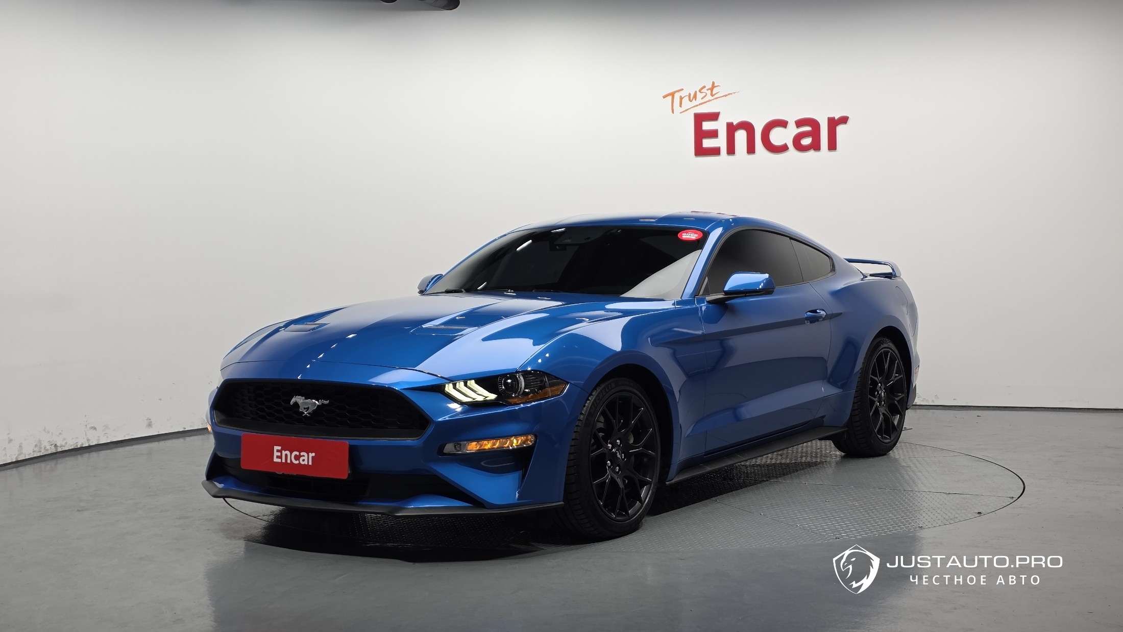 Автомобиль Ford Mustang