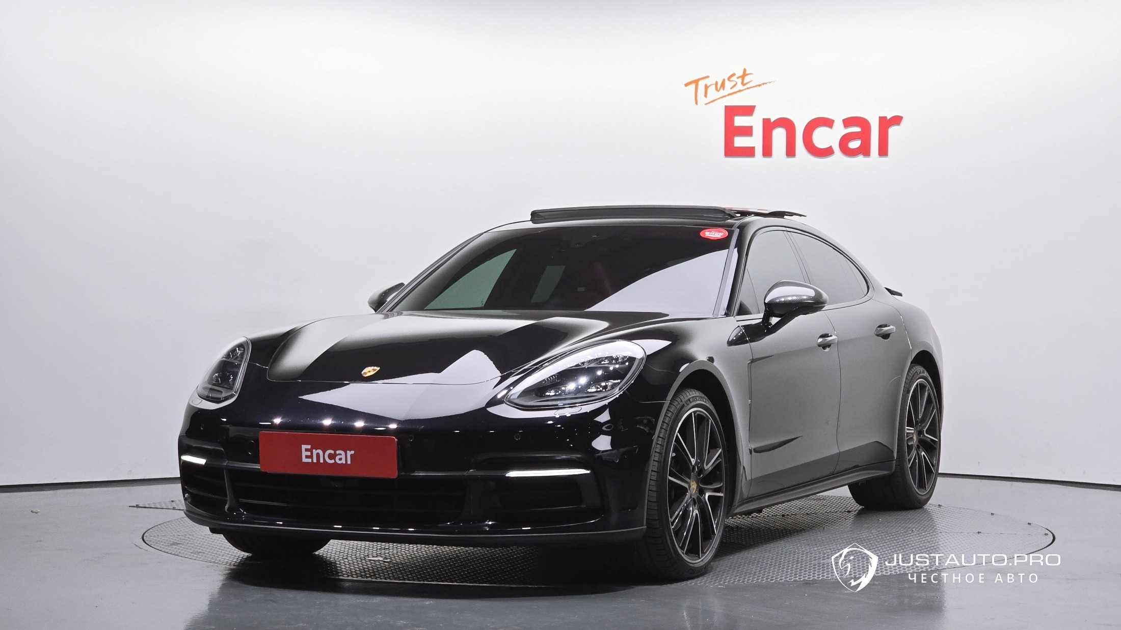 Автомобиль Porsche Panamera