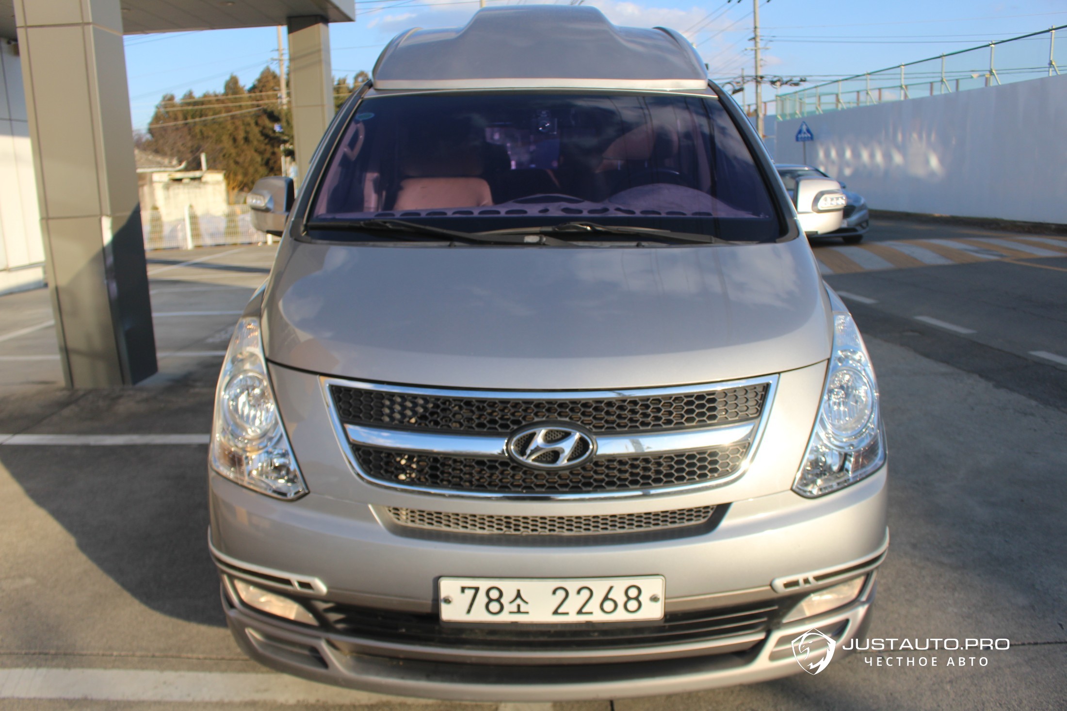 Автомобиль Hyundai Starex