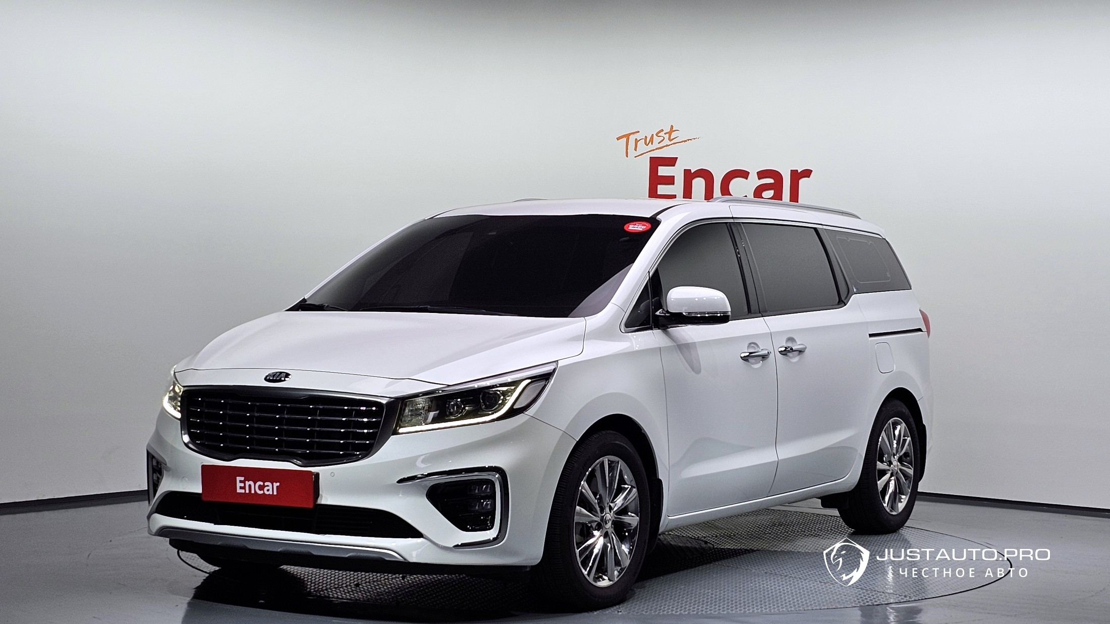 Автомобиль Kia Canival