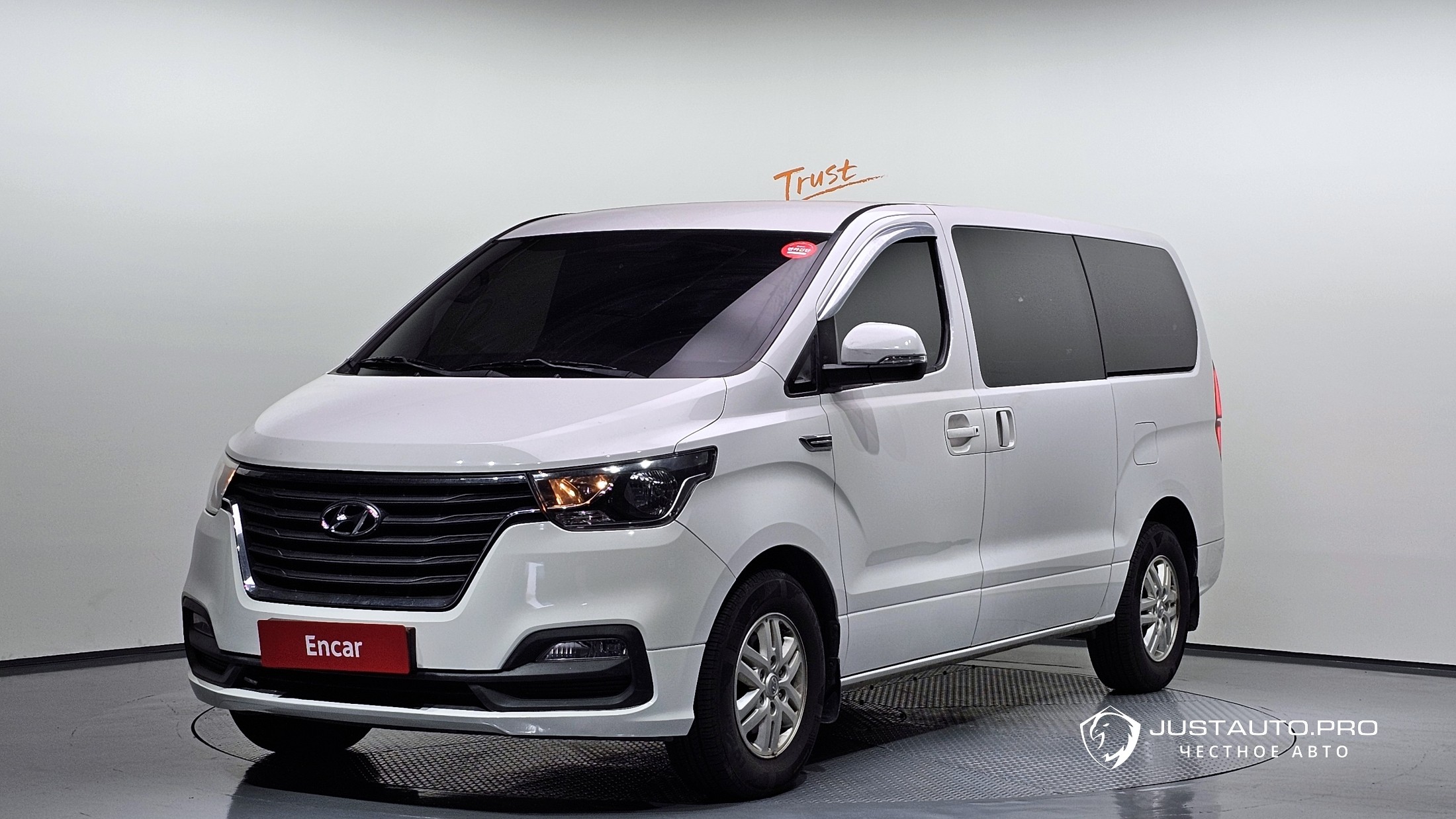 Автомобиль Hyundai Starex