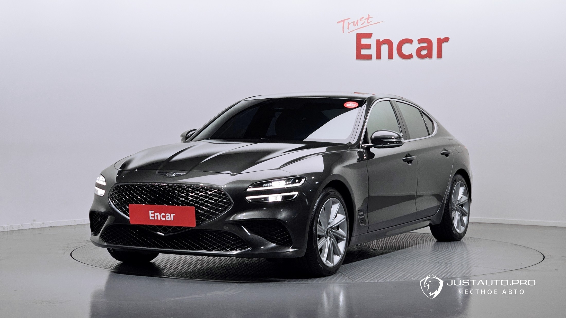 Автомобиль Genesis G70