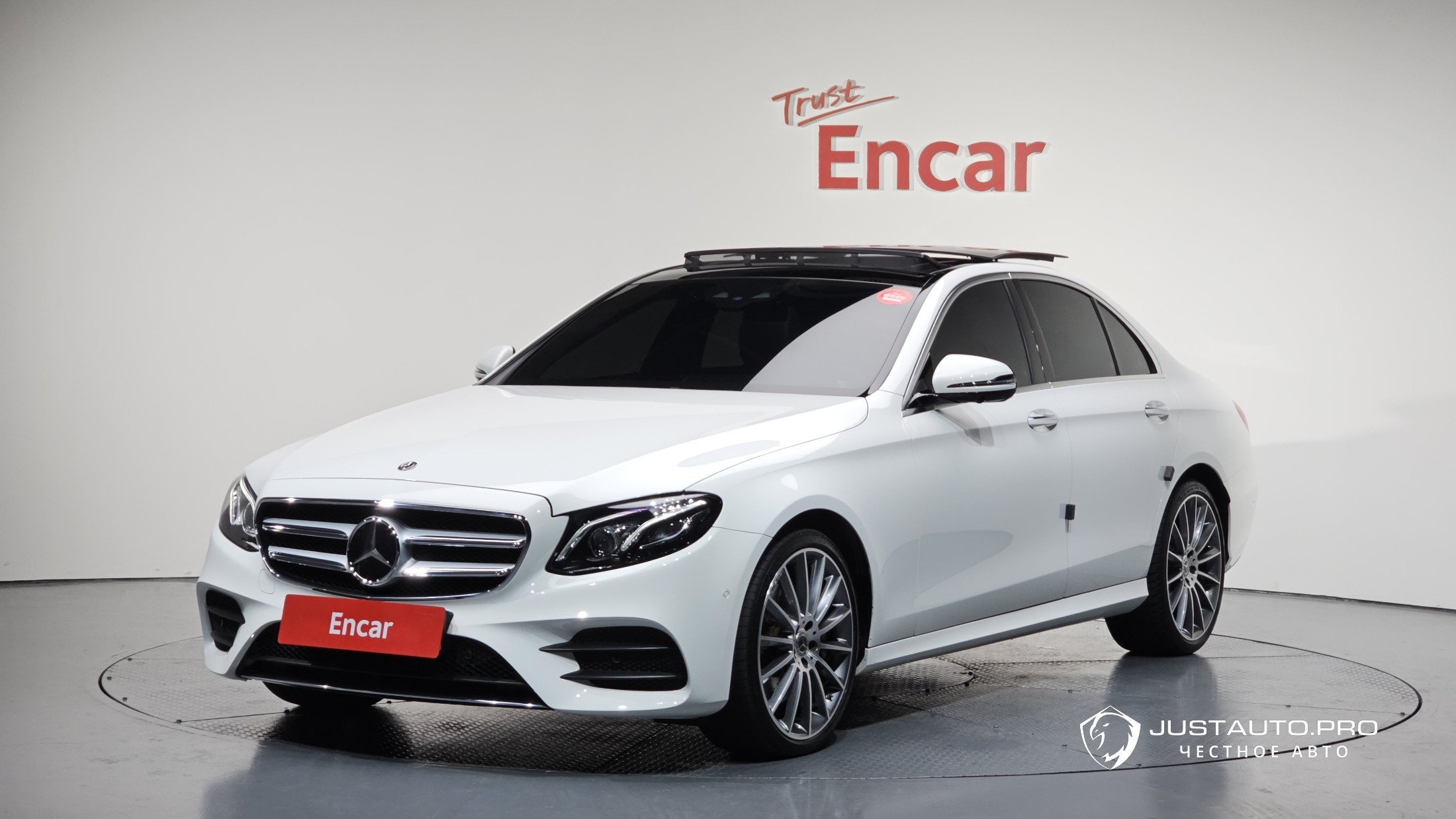 Автомобиль Mercedes-Benz E-Class